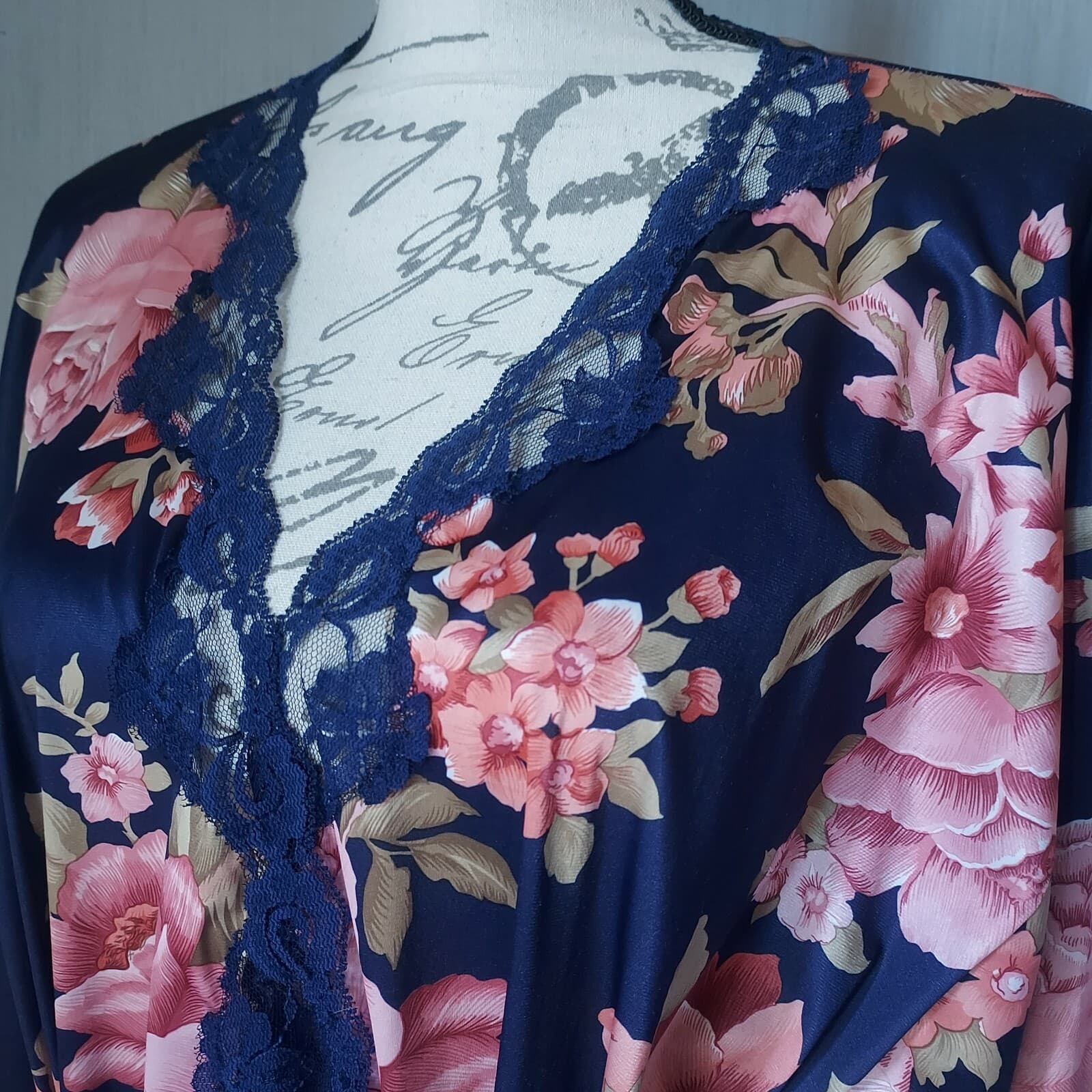 Vintage LORRAINE Floral Kimono Maxi Robe Lace Trim Multicolor Sz.1X Made in USA - Thumbnail 3
