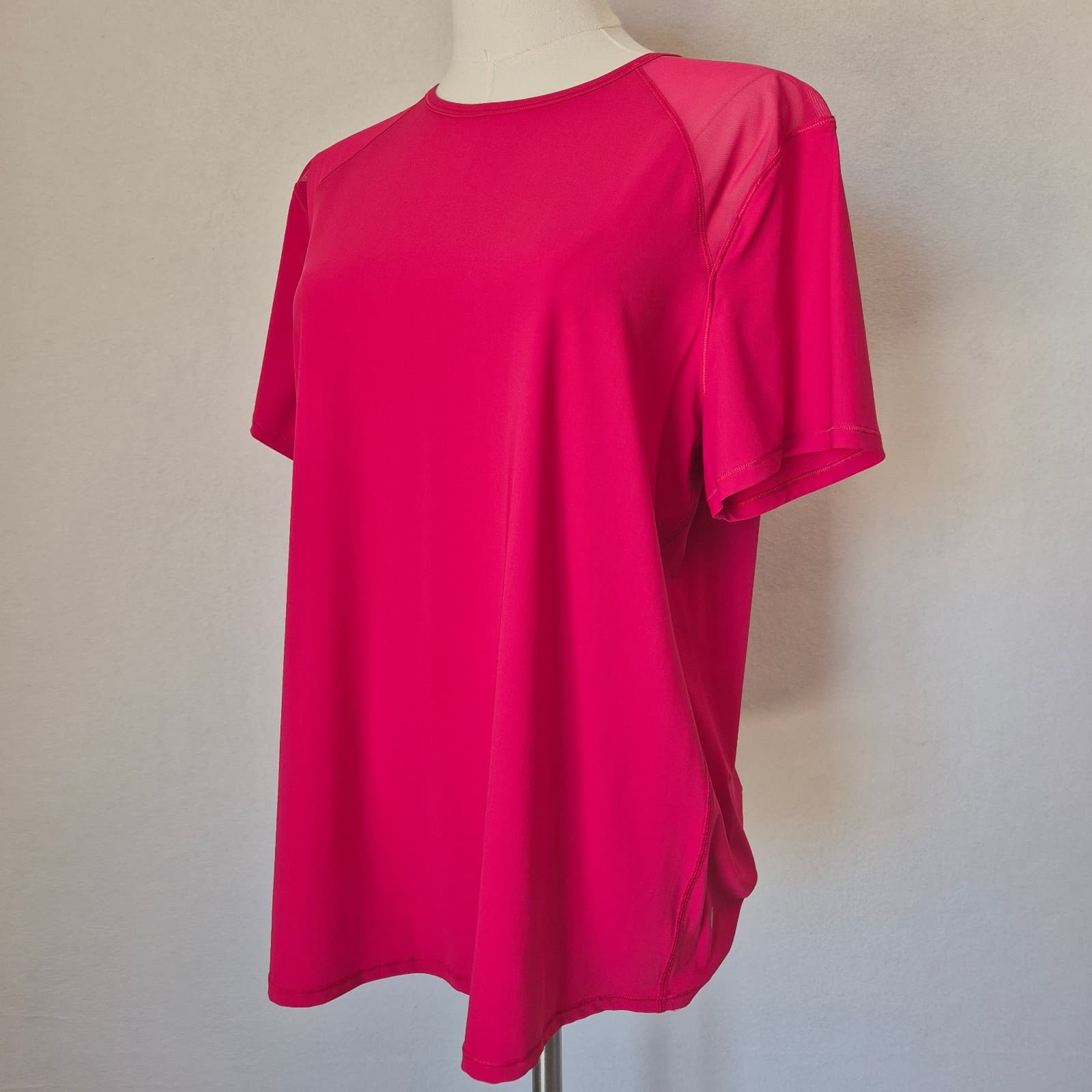 Lululemon Sculpt Short-Sleeve T-Shirt Lightweight Mesh Pink Bust 41" (12-14) - Thumbnail 6