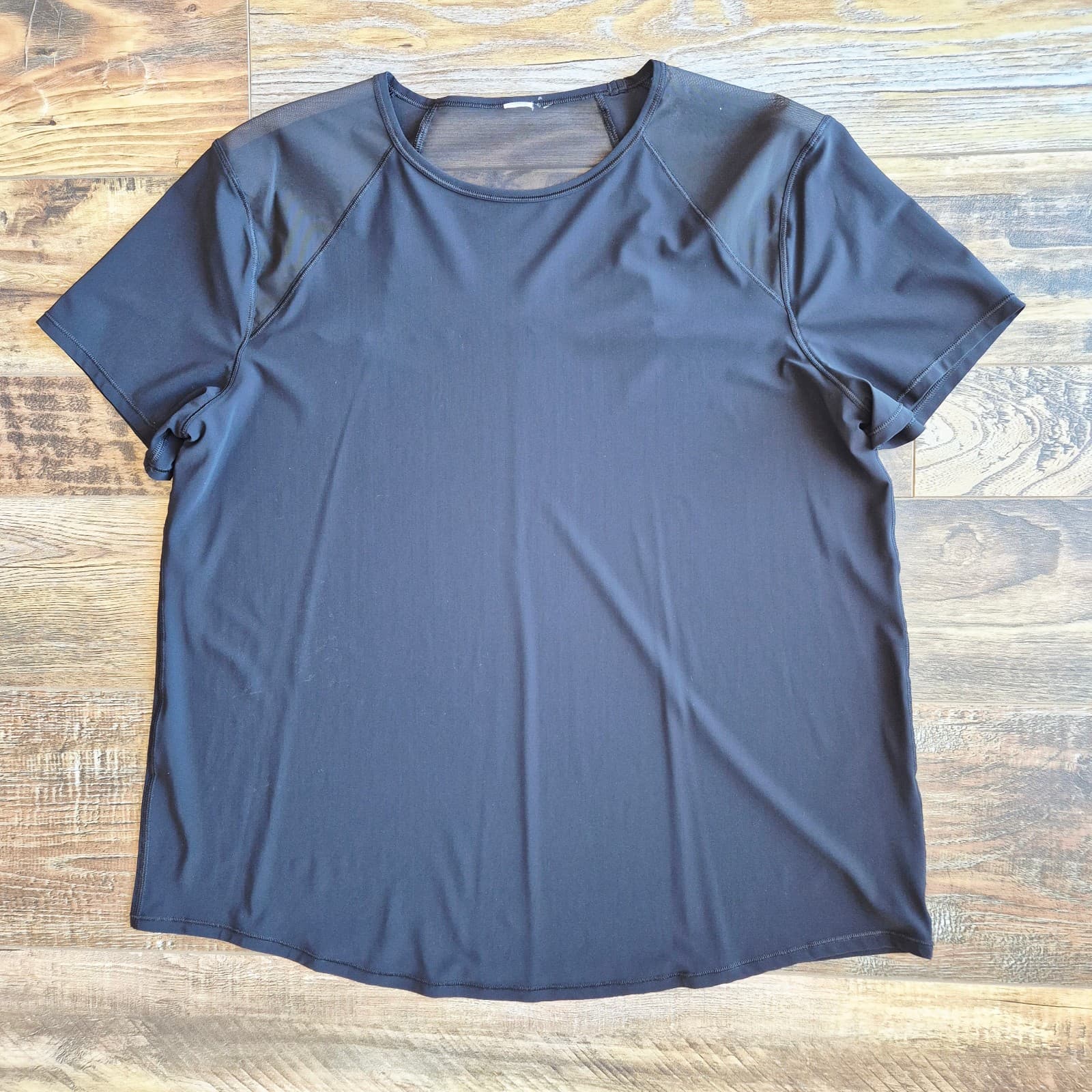 Lululemon Sculpt Short-Sleeve T-Shirt Lightweight Mesh Black Bust 41" (12-14) - Thumbnail 4