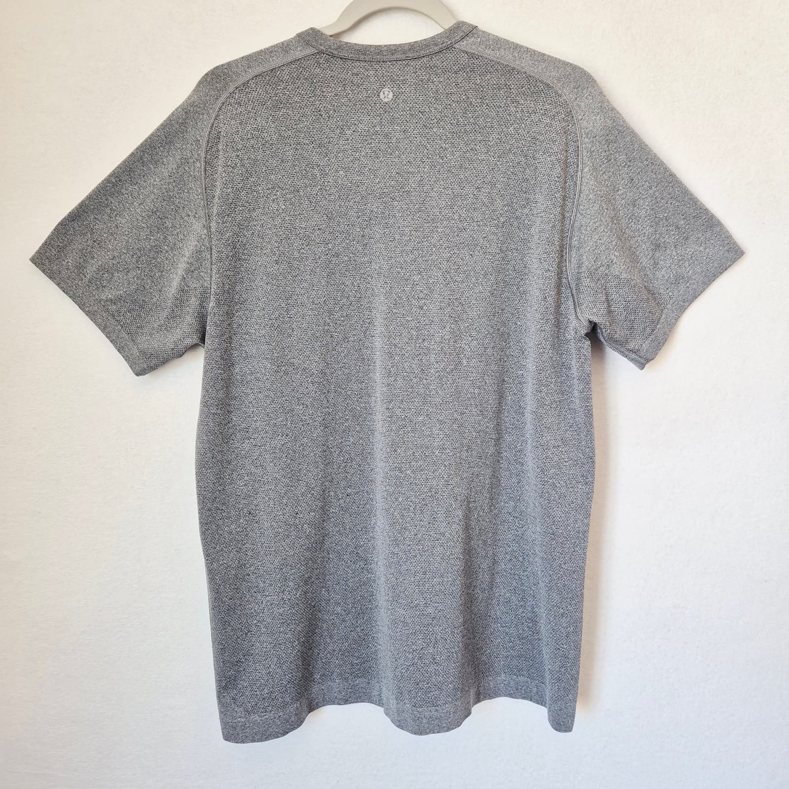 Lululemon Metal Vent Tech Short Sleeve Henley T-Shirt Mesh Breathable Grey Men L - Thumbnail 5