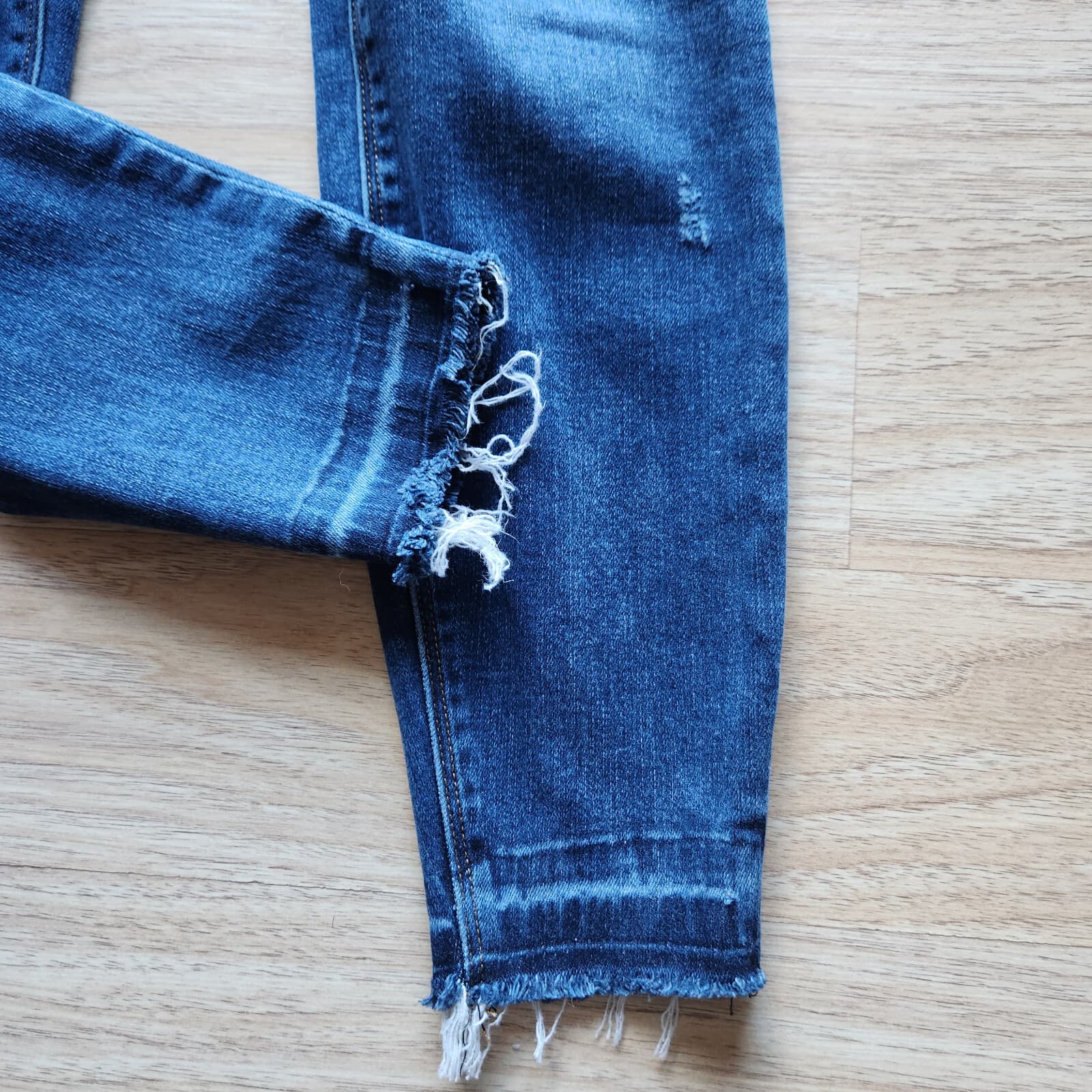Spanx Distressed Ankle Skinny Jeans Pull-On Stretch Pocket Frayed Hem Women's S - Thumbnail 6