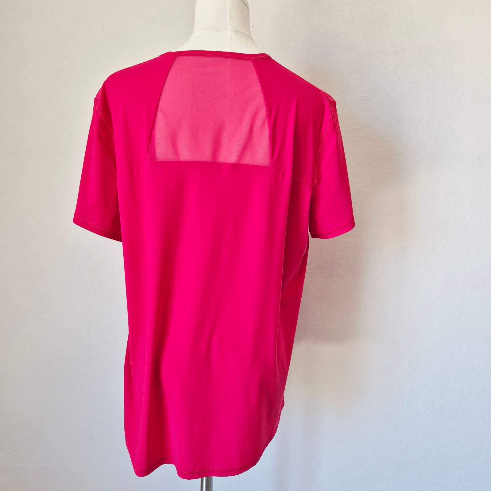 Lululemon Sculpt Short-Sleeve T-Shirt Lightweight Mesh Pink Bust 41" (12-14) - Thumbnail 7