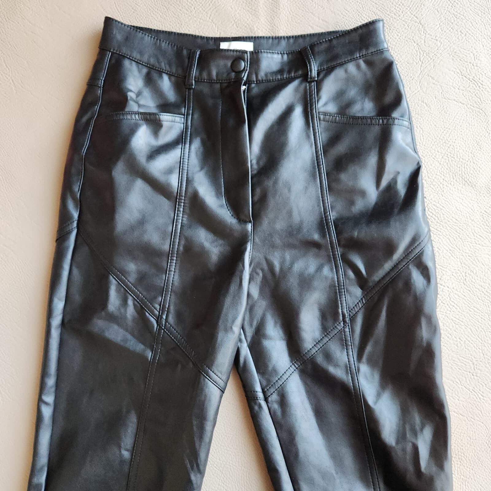 Aritzia Wilfred Rebel High-Waisted Vegan Leather Pant Seamed Straight Black Sz.4 - Thumbnail 8