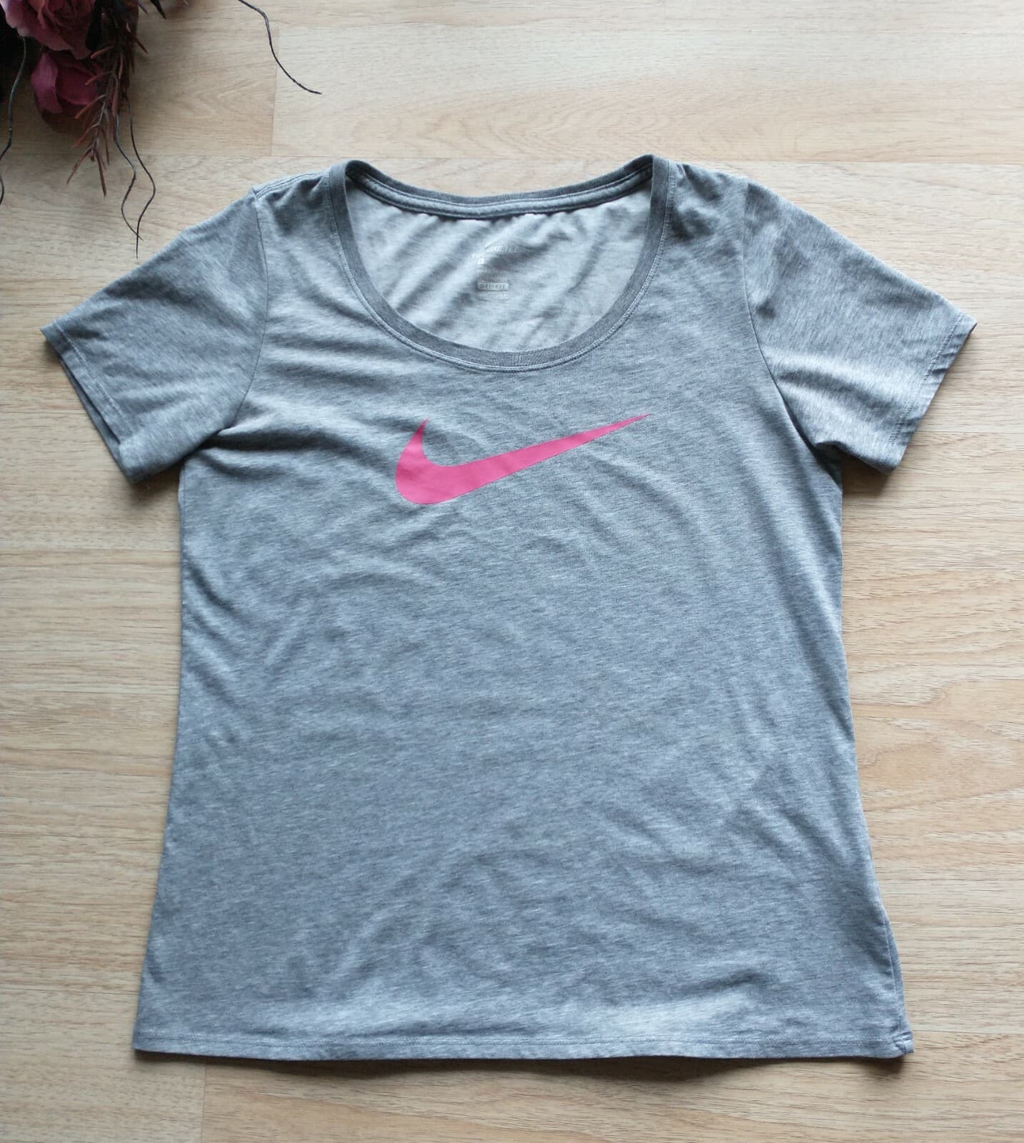 Nike the Nike Tee Dri-Fit Women T-shirt Short Sleeve Scoop Neck Gray Sz.M - Thumbnail 4