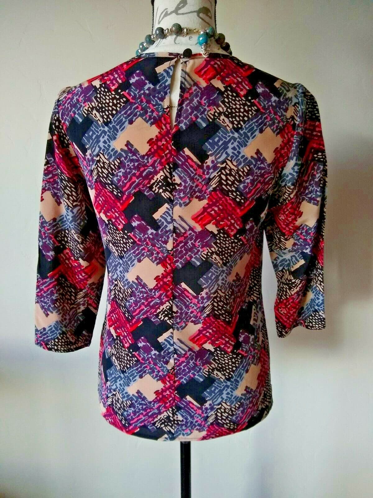 TRINA TURK 100% Silk Top Pullover 3/4 Sleeve Geo-print Multicolor Sz.P - Thumbnail 4