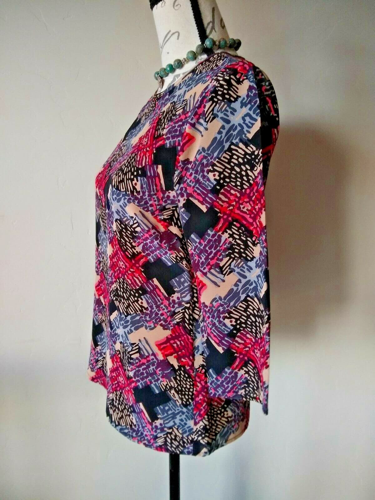 TRINA TURK 100% Silk Top Pullover 3/4 Sleeve Geo-print Multicolor Sz.P - Thumbnail 3