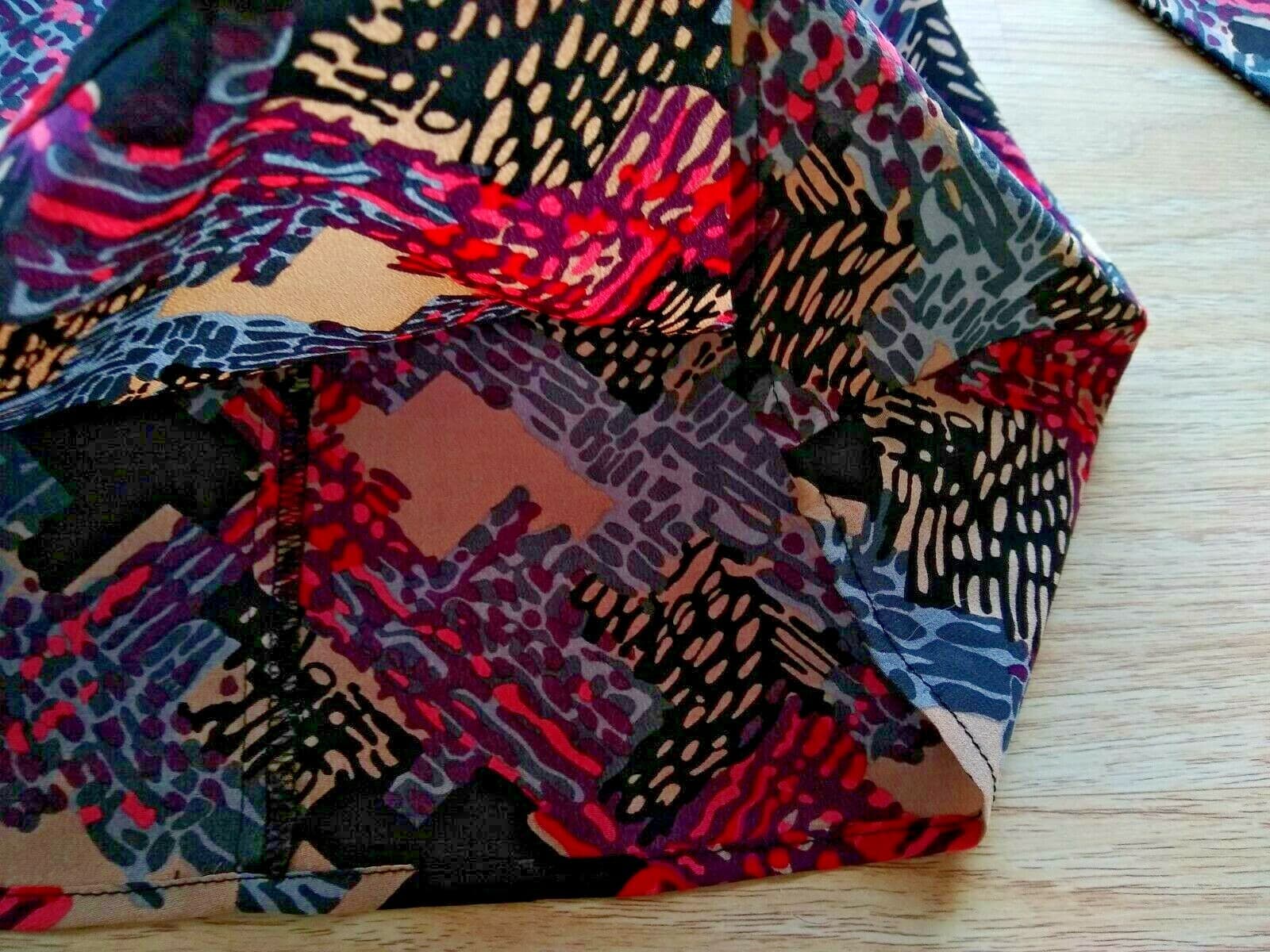 TRINA TURK 100% Silk Top Pullover 3/4 Sleeve Geo-print Multicolor Sz.P - Thumbnail 8
