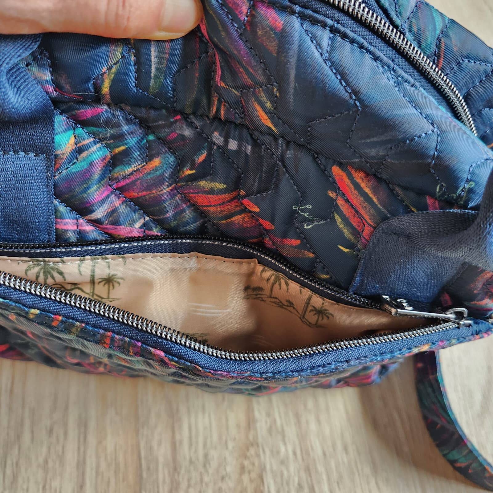 LUG Jive Tropical Multicolor Quilted Crossbody Bag Two-Handle Adjustable Strap - Thumbnail 13