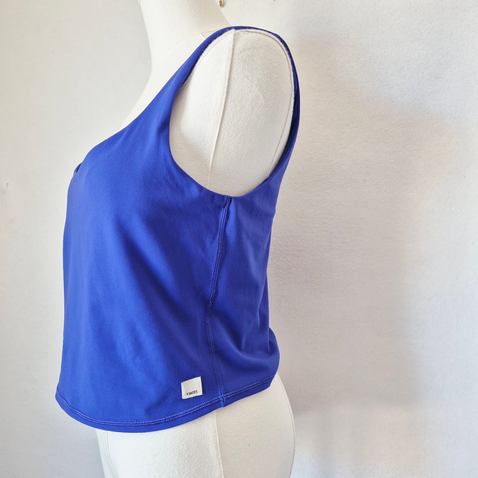 Vuori Daily Crop Tank Top Scoop Neck Built-in Bra Copenhagen Blue Women's L/XL - Thumbnail 6