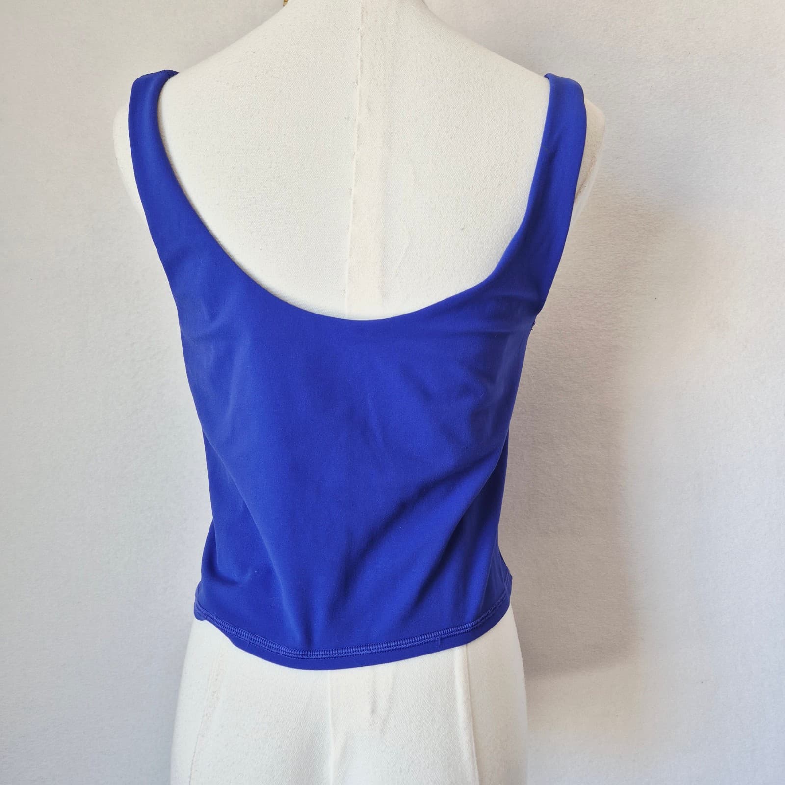 Vuori Daily Crop Tank Top Scoop Neck Built-in Bra Copenhagen Blue Women's L/XL - Thumbnail 8