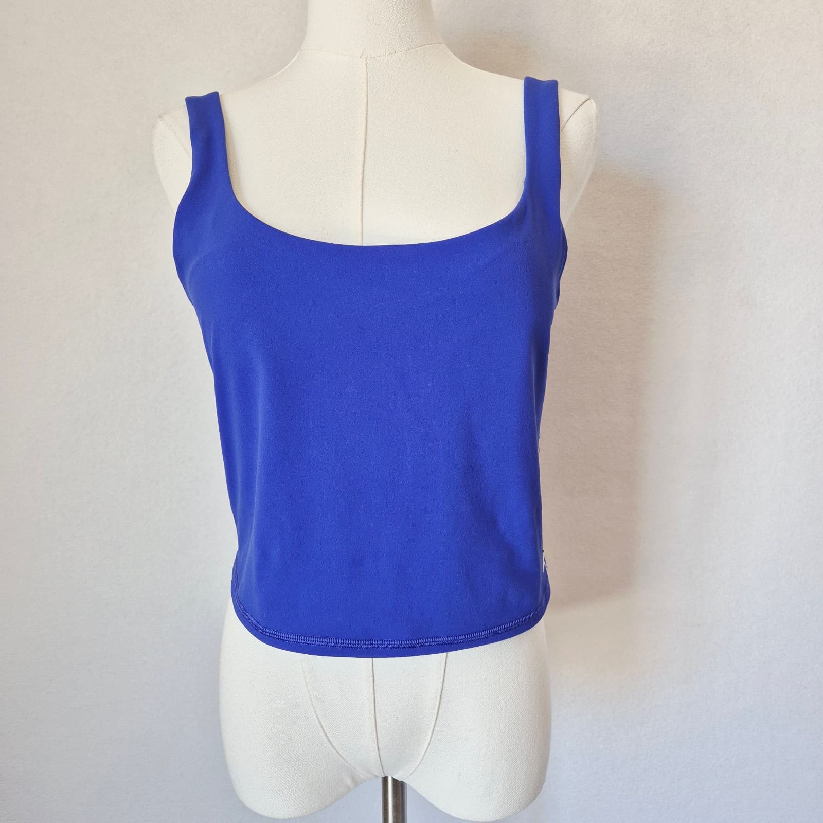 Vuori Daily Crop Tank Top Scoop Neck Built-in Bra Copenhagen Blue Women's L/XL - Thumbnail 9
