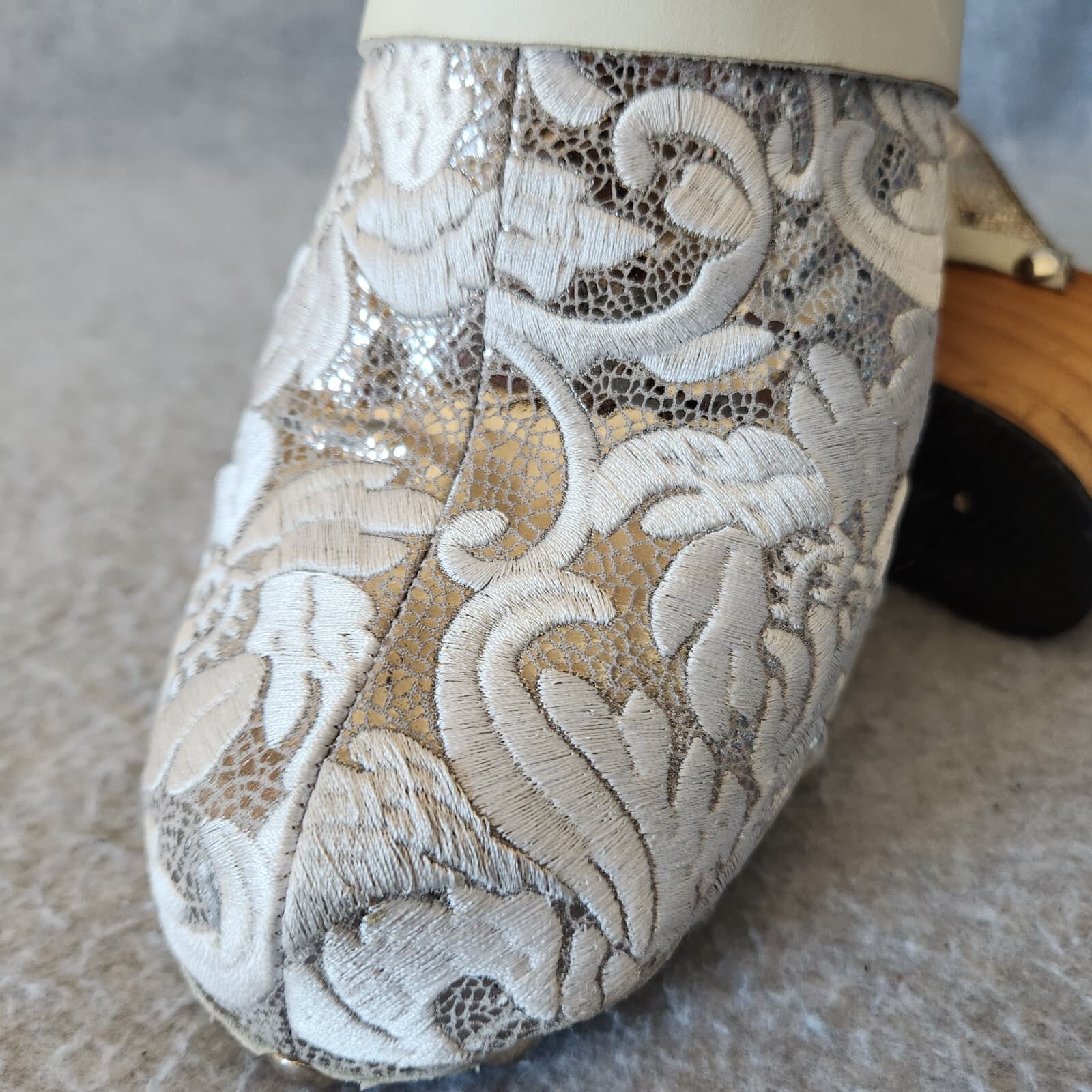 Johnny Was Dormi Leather Embroidered Silver Metallic Studded Clogs Heel EU 41 - Thumbnail 5