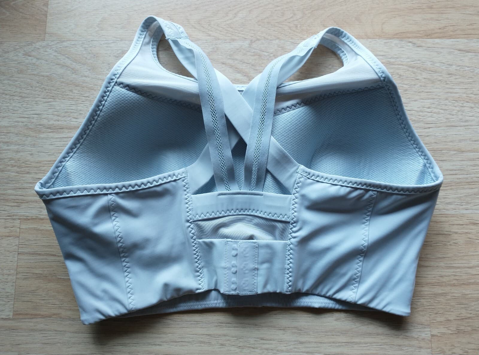 Athleta Activewear Sports Bra High Neck Adjustable Hook Pad Gray Women Sz.M - Thumbnail 5