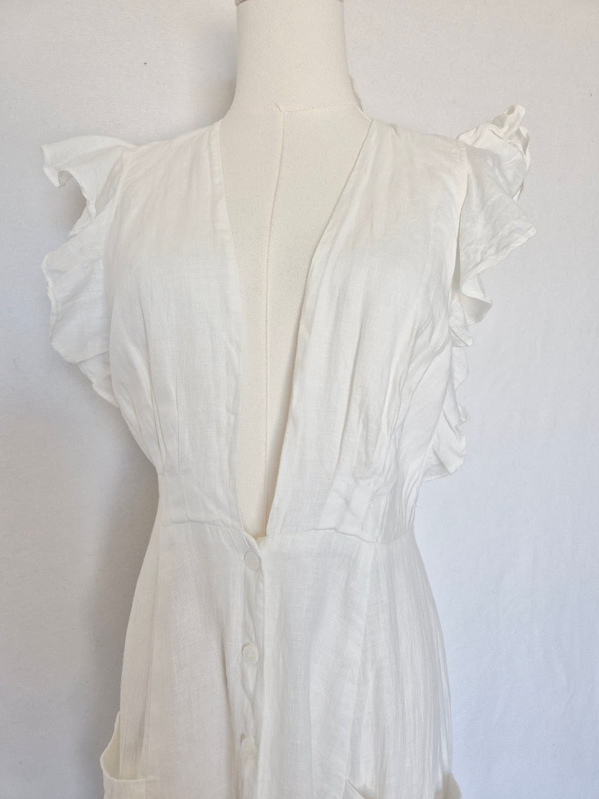 Reformation 100% Linen Ruffle Deep V-Neck Midi Dress Button-Front Pocket Size 6 - Thumbnail 4