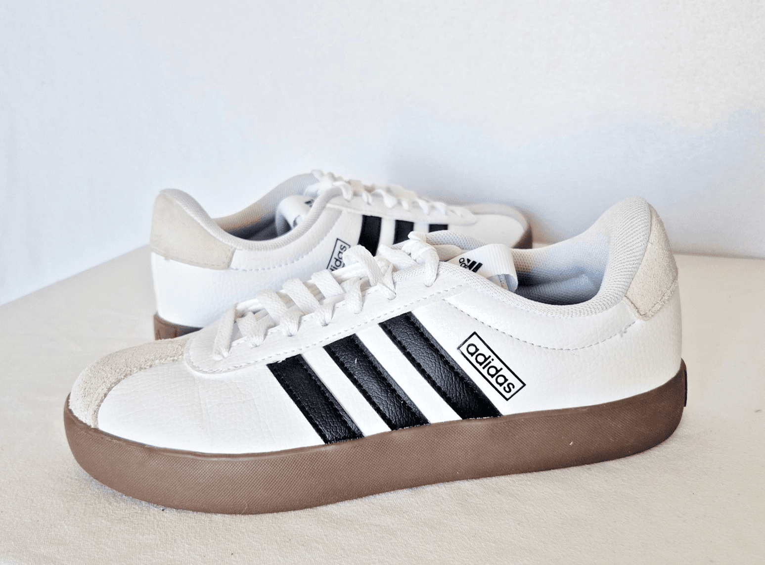 NWoB Adidas VL Court 3.0 Women's US7 Sneaker 3-Stripes Leather Suede White Black - Thumbnail 3