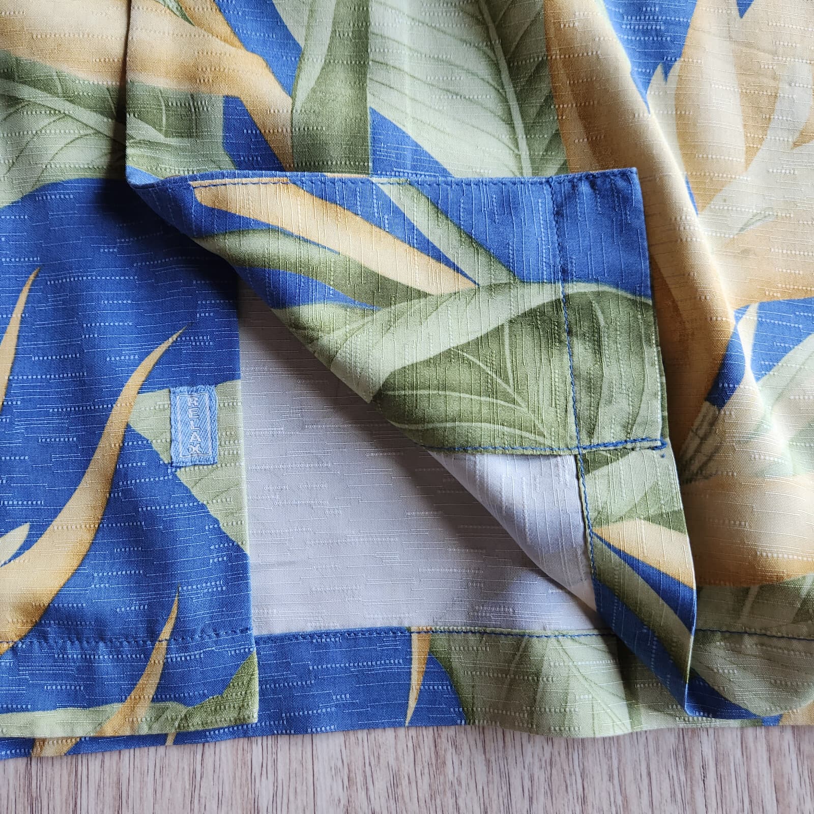 Tommy Bahama 100% Silk Bird Of Paradise Hawaii Shirt Short Sleeve Button Men XL - Thumbnail 4
