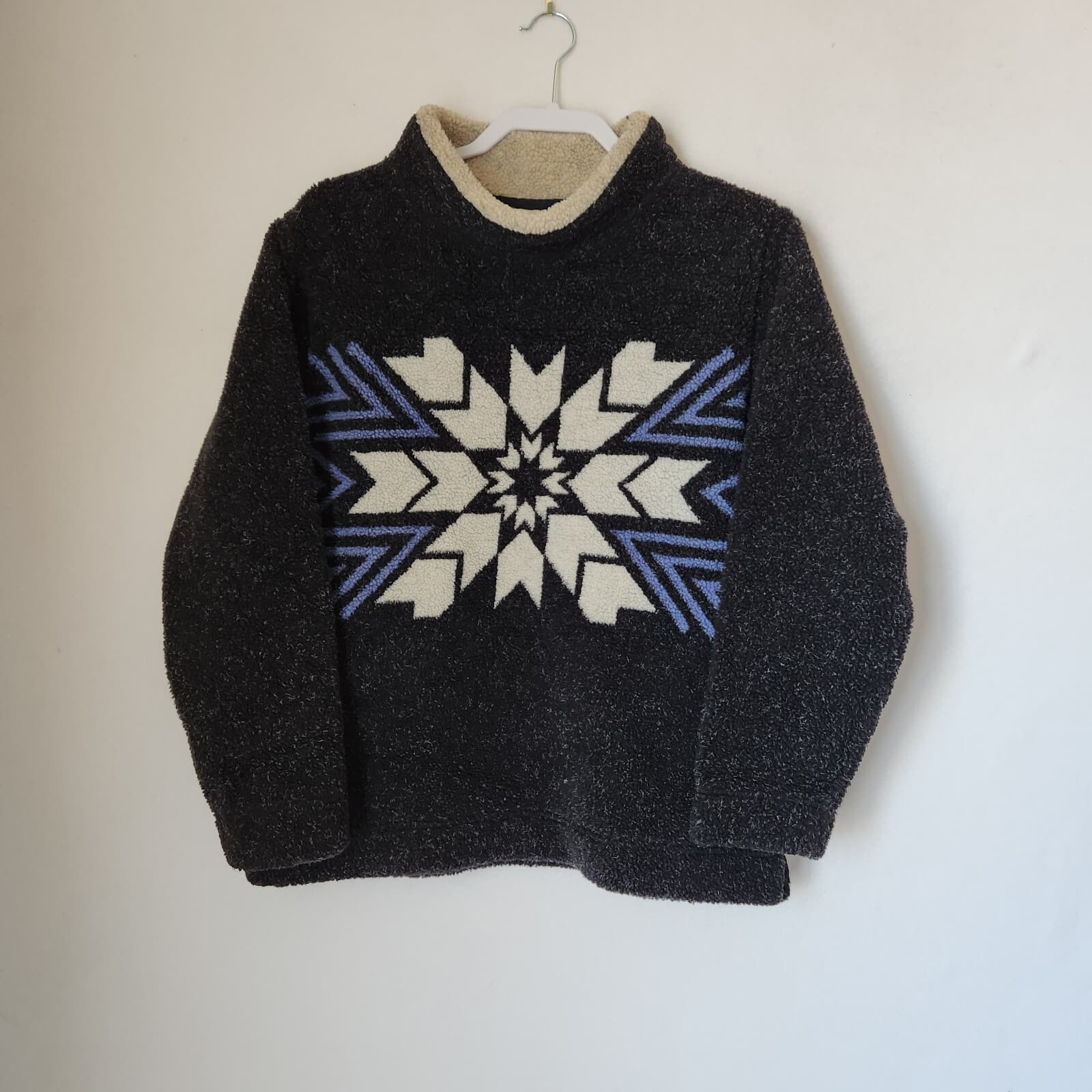 Cabela's Chunky Fleece Pullover Sweatshirt Nordic Snowflake Southwest Black Sz.L - Thumbnail 3
