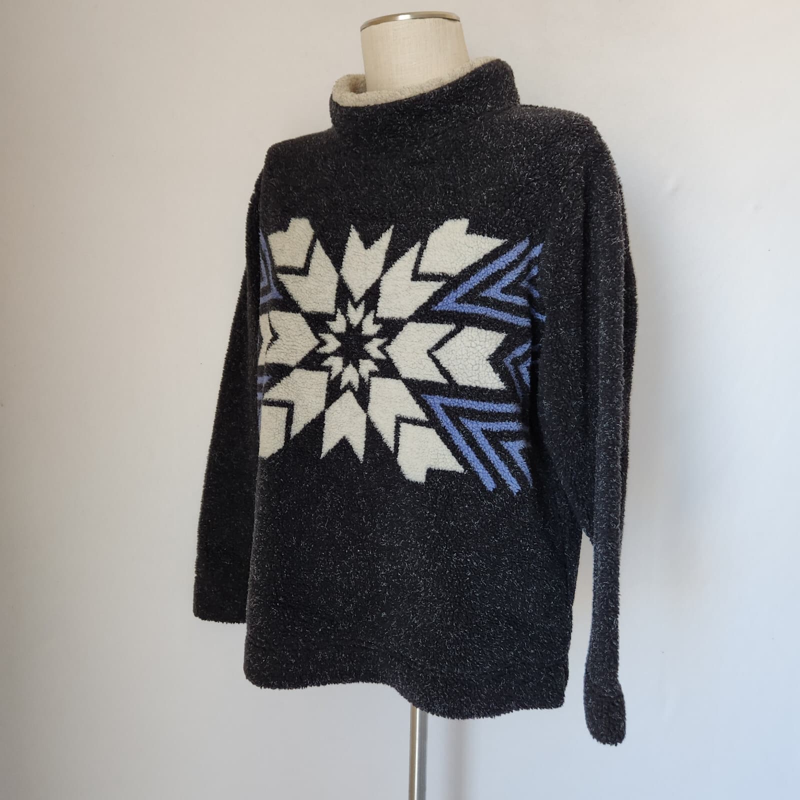 Cabela's Chunky Fleece Pullover Sweatshirt Nordic Snowflake Southwest Black Sz.L - Thumbnail 4