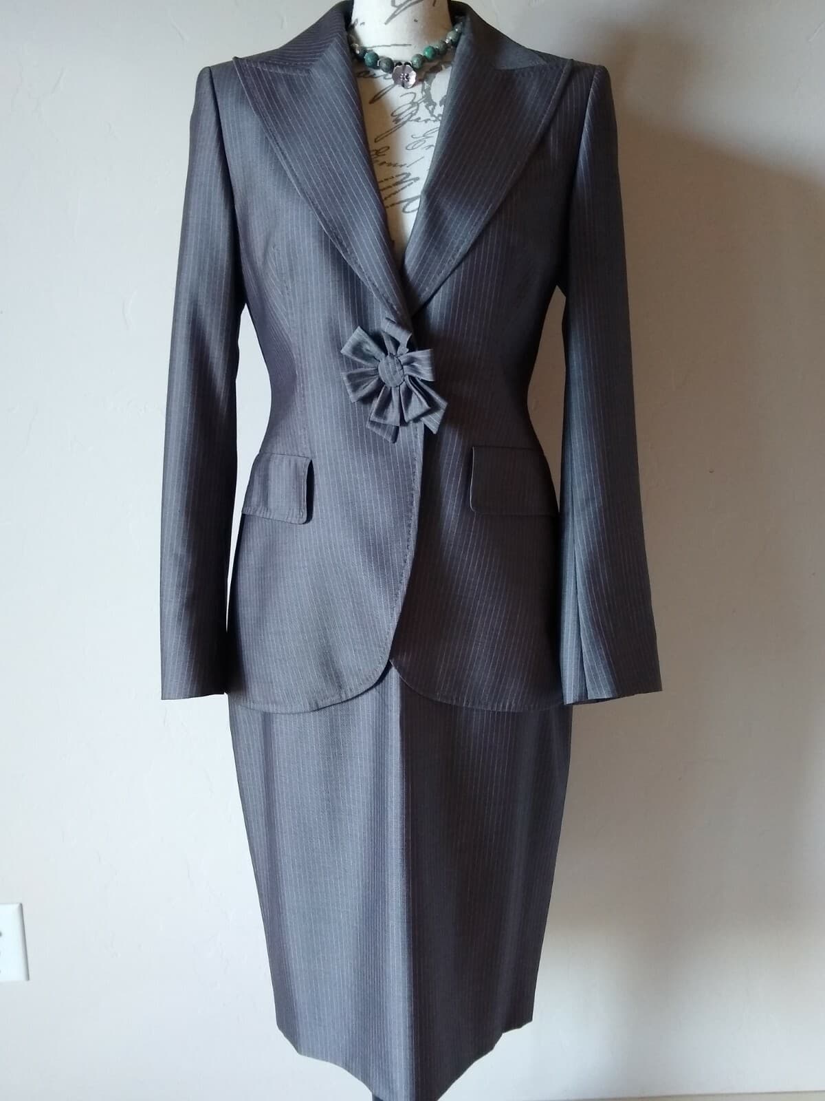NWT ESCADA Wool Silk Blend 2pc Suit Set Blazer Skirt Gray Pink Pinstripe Sz.38