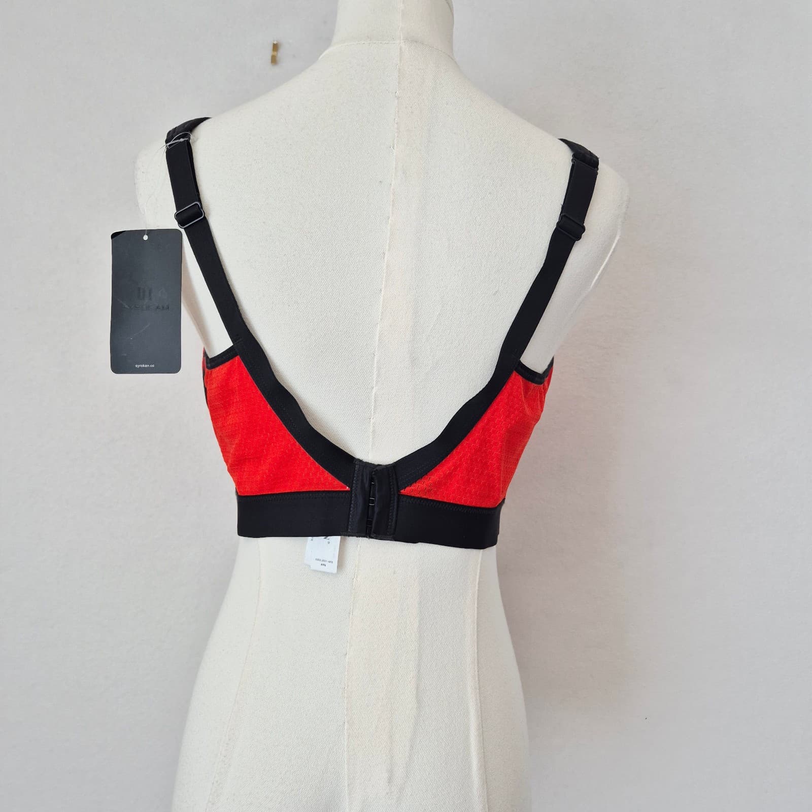 NWT SYROKAN Ultimate Run Sport Bra Wirefree Adjustable Living Coral Women's 38E - Thumbnail 8