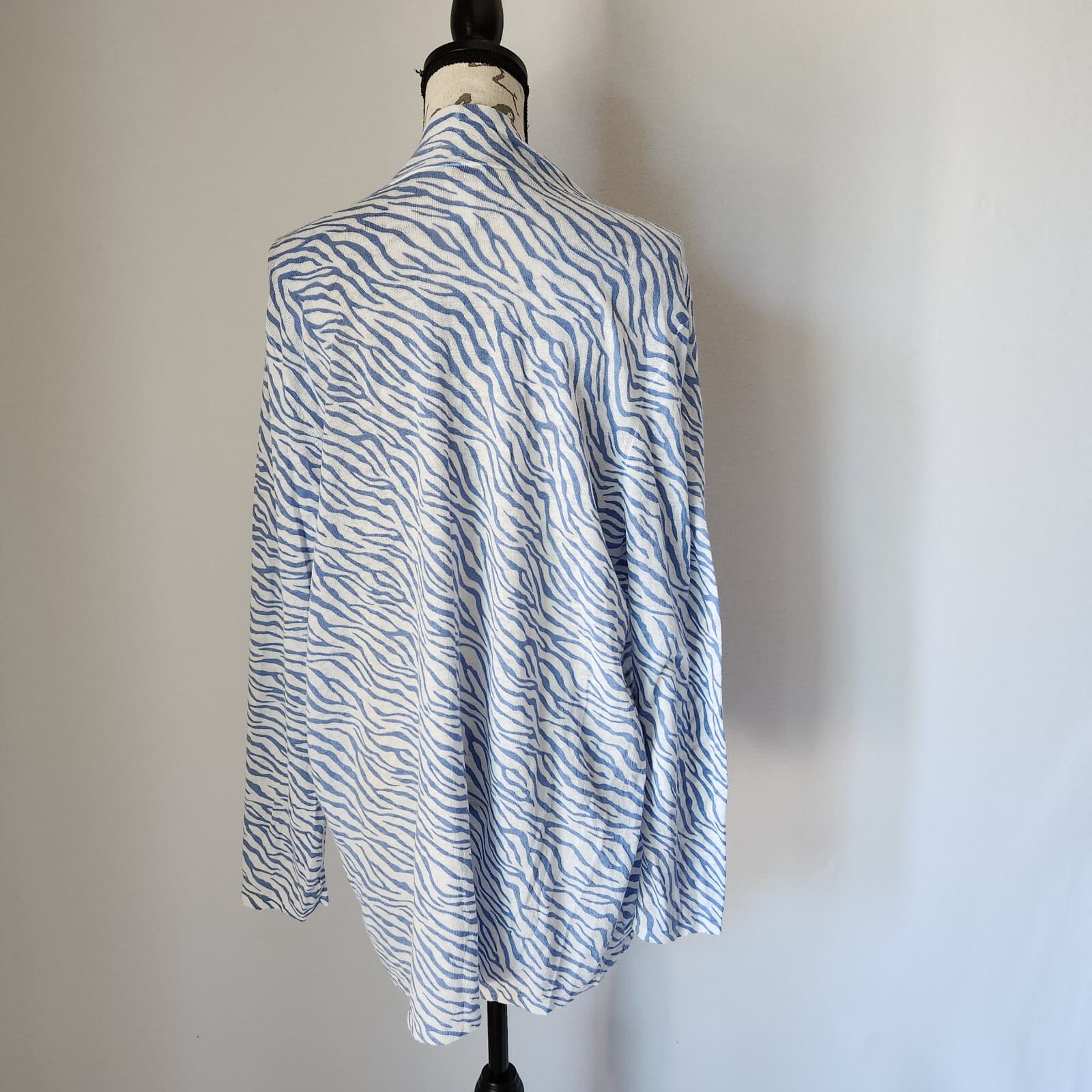 NWT Chico's Linen Blend Blue Zebra Delaney Open Cardigan Long Sleeve Size 3 (XL) - Thumbnail 4