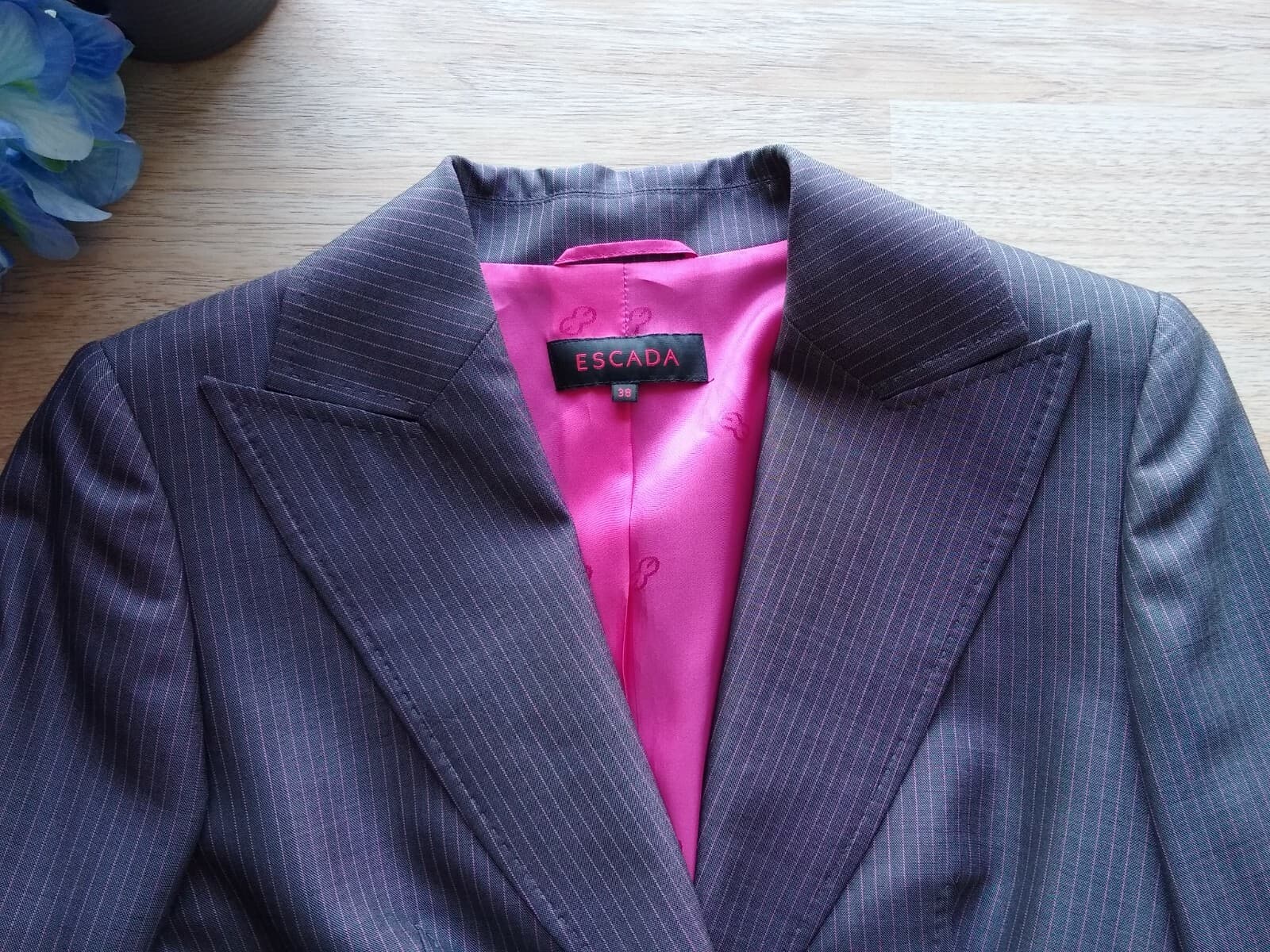 NWT ESCADA Wool Silk Blend 2pc Suit Set Blazer Skirt Gray Pink Pinstripe Sz.38 - Thumbnail 10
