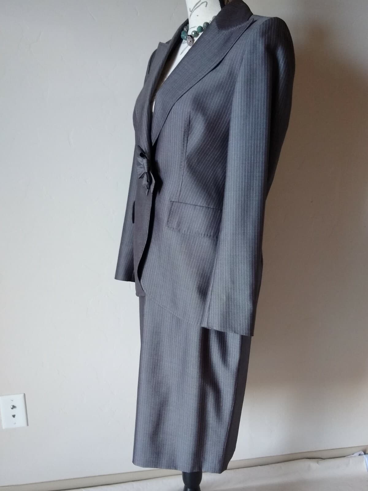 NWT ESCADA Wool Silk Blend 2pc Suit Set Blazer Skirt Gray Pink Pinstripe Sz.38 - Thumbnail 6
