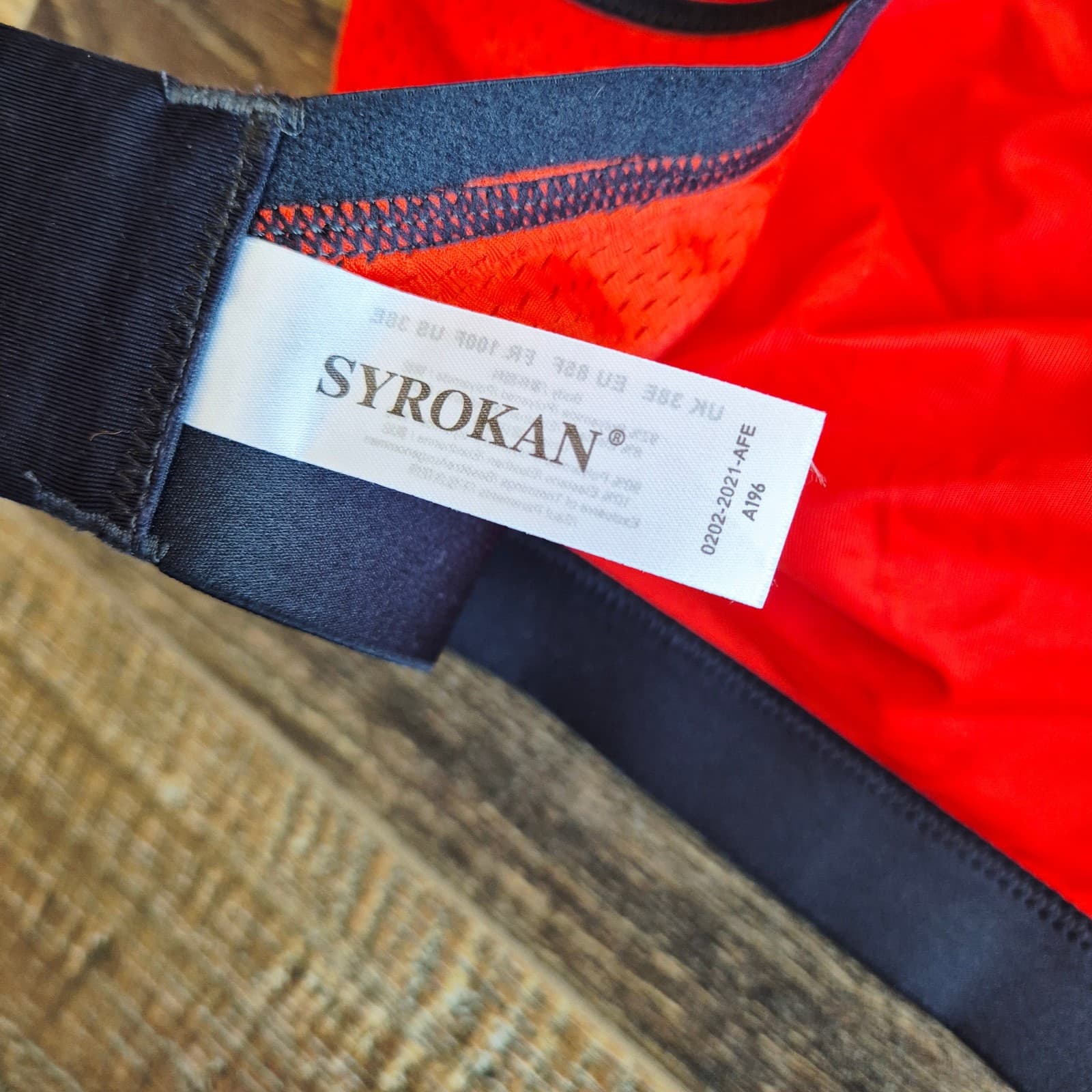 NWT SYROKAN Ultimate Run Sport Bra Wirefree Adjustable Living Coral Women's 38E - Thumbnail 12