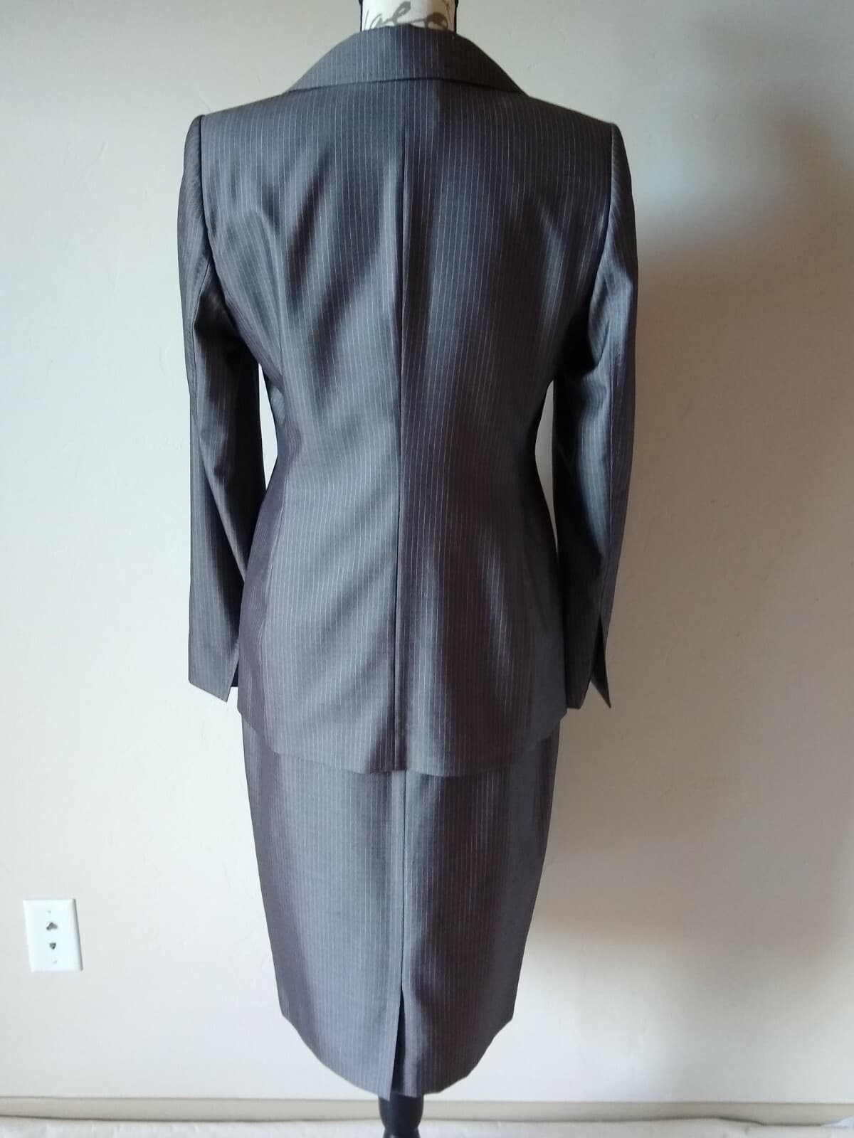 NWT ESCADA Wool Silk Blend 2pc Suit Set Blazer Skirt Gray Pink Pinstripe Sz.38 - Thumbnail 7