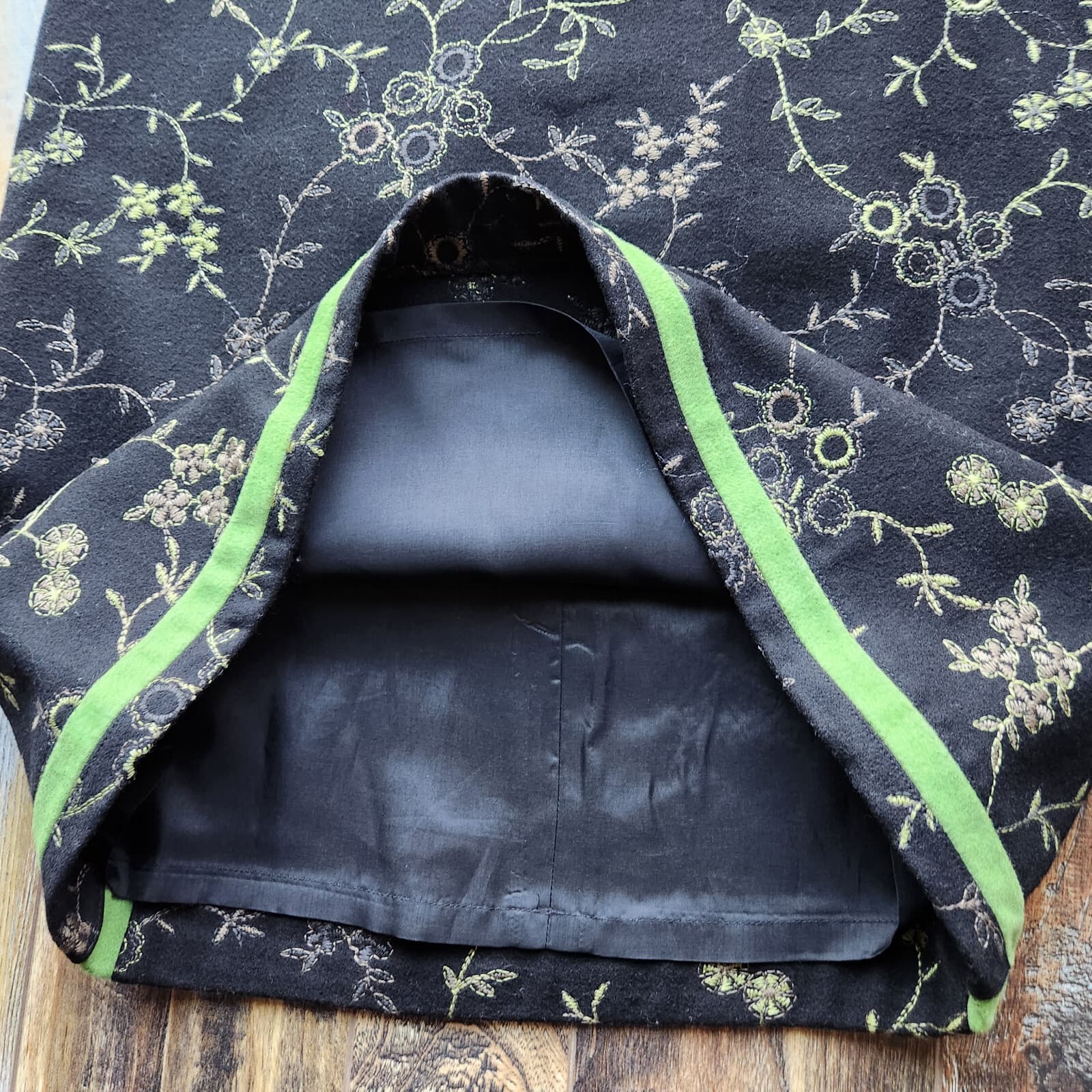 Etcetera Wool Blend Floral Embroidered Pencil Skirt Zip Lined Black Green Sz.10 - Thumbnail 6