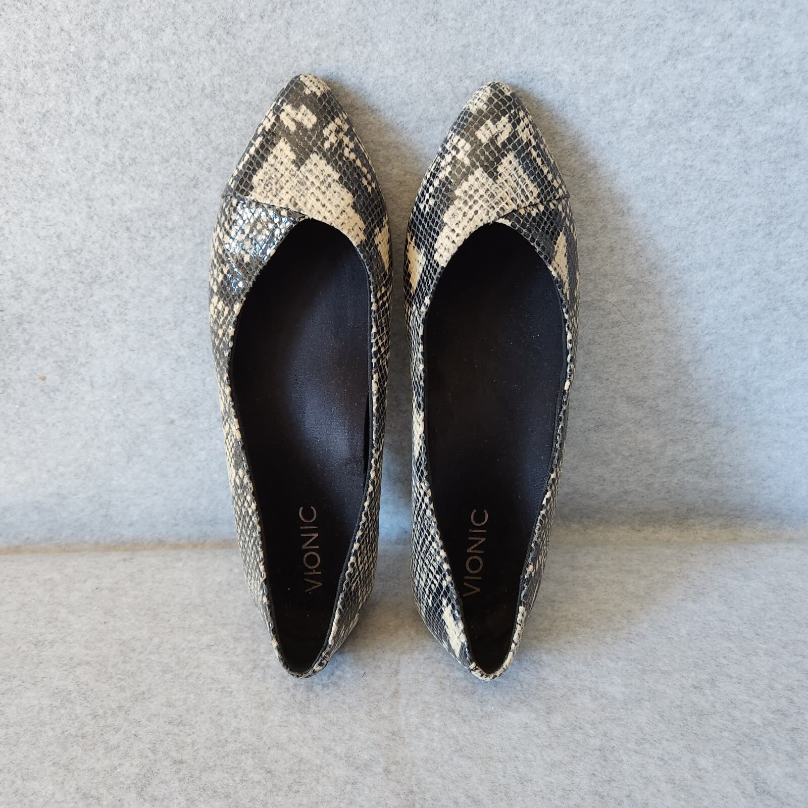 EUC VIONIC Gem Caballo Snakeskin Leather Ballet Flats Slip-On Black Beige US8 - Thumbnail 3