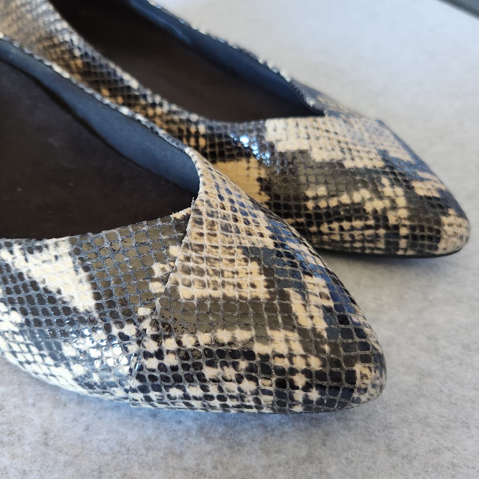 EUC VIONIC Gem Caballo Snakeskin Leather Ballet Flats Slip-On Black Beige US8 - Thumbnail 6