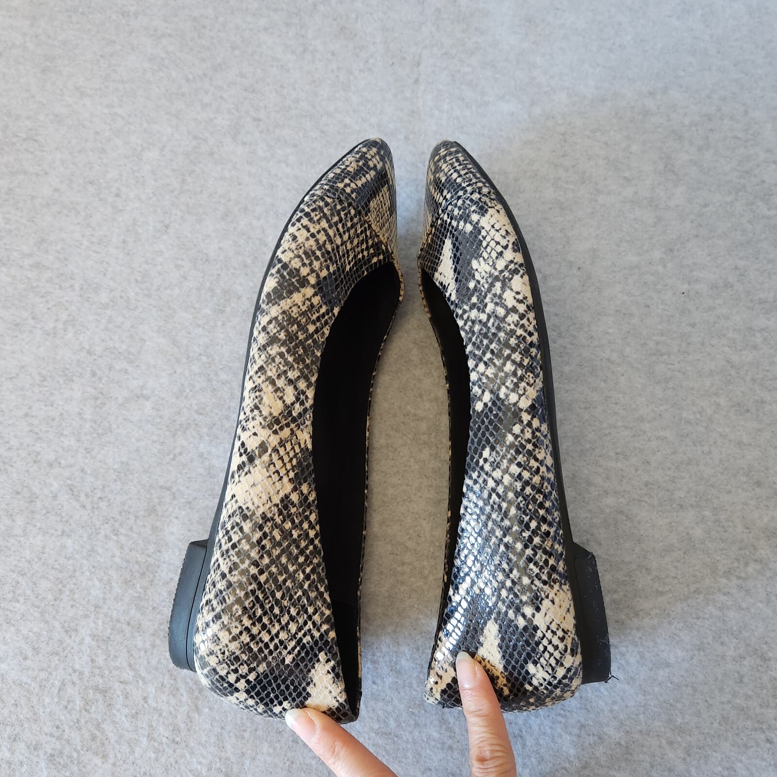 EUC VIONIC Gem Caballo Snakeskin Leather Ballet Flats Slip-On Black Beige US8 - Thumbnail 7