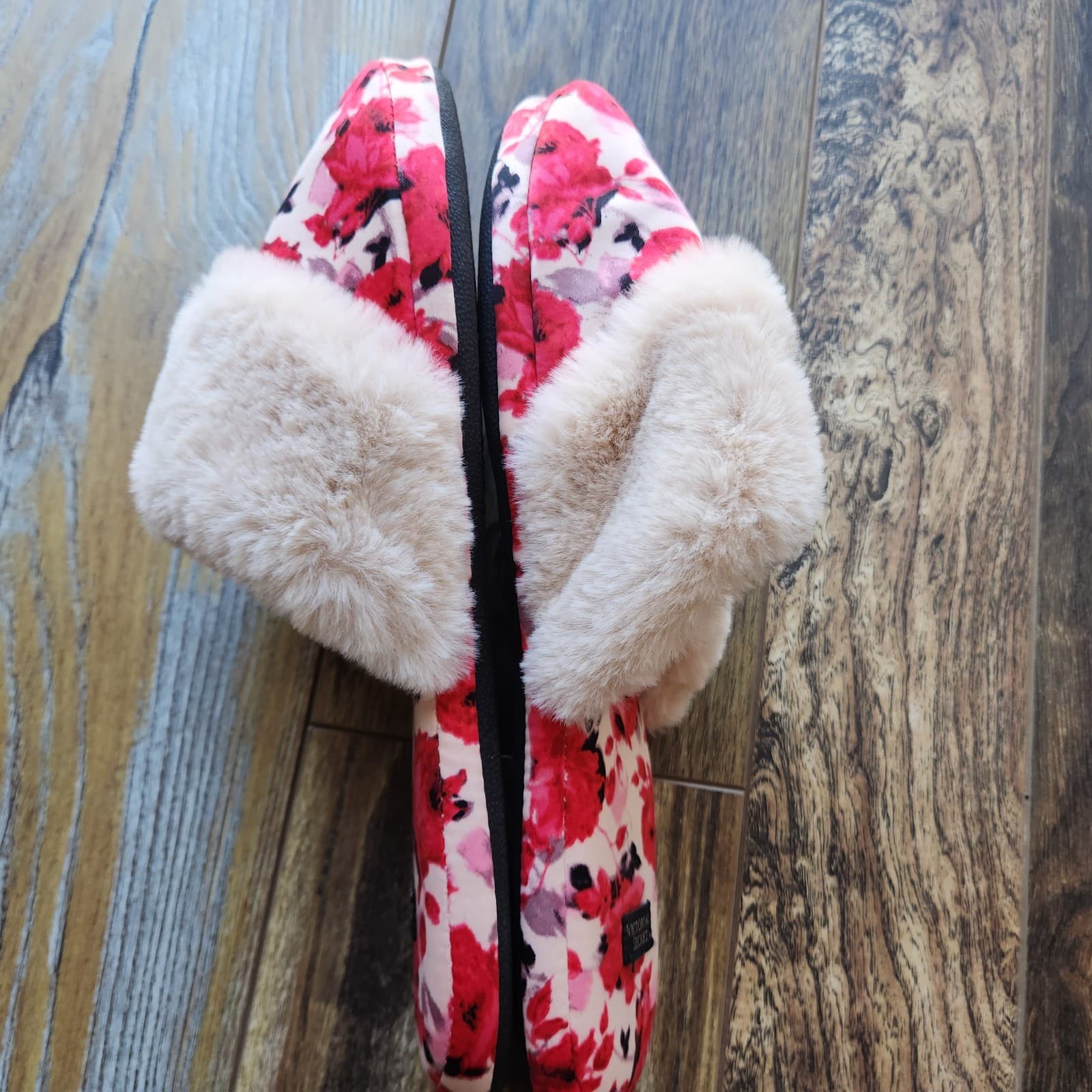 NWoB Victoria's Secret Signature Sz.L Satin Faux Fur Floral Slippers Pink Beige - Thumbnail 5