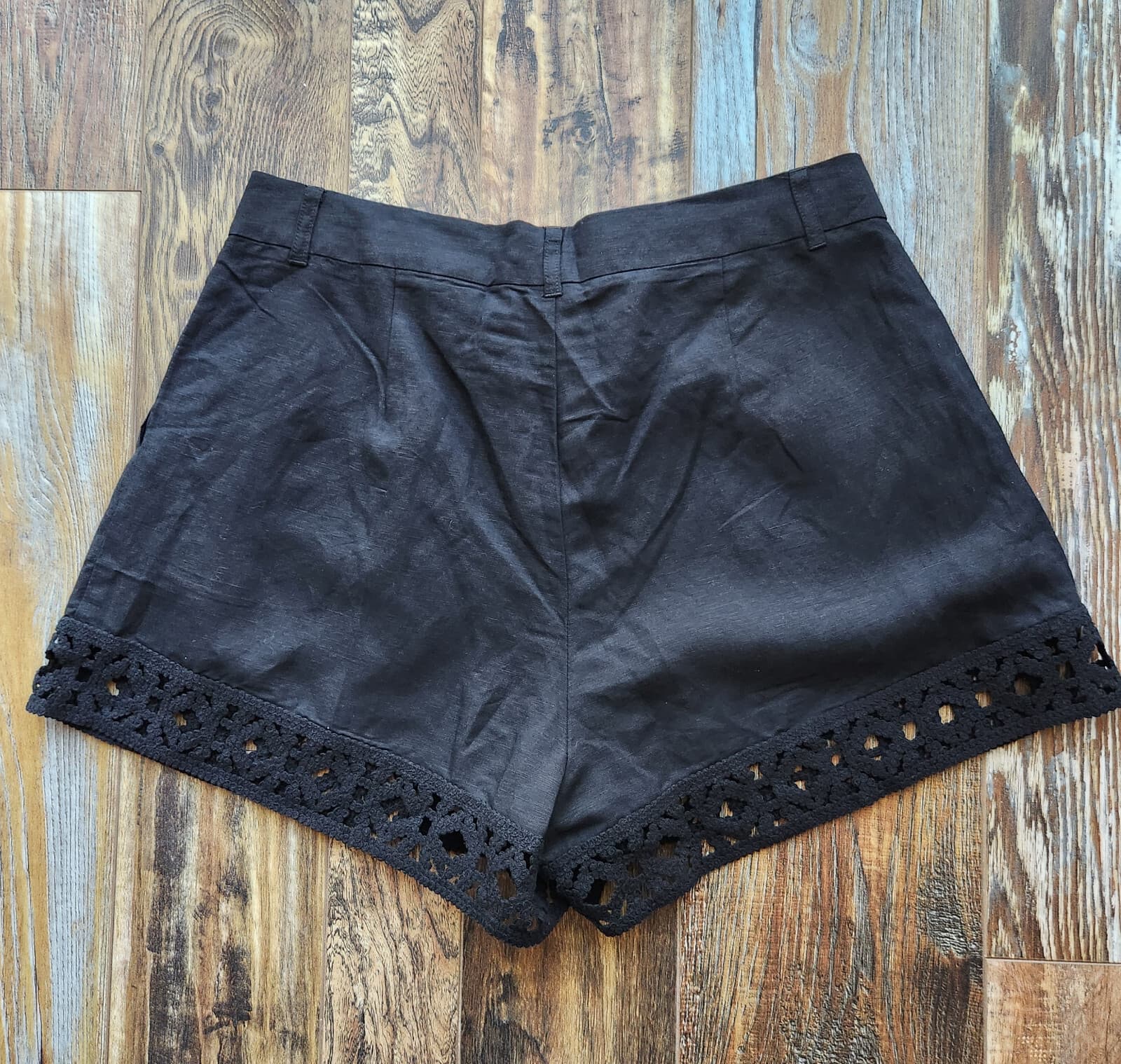 NWT H&M Crochet-Look Trim Front-Pleat Linen Blend Shorts Zip Pocket Black Sz.14 - Thumbnail 4