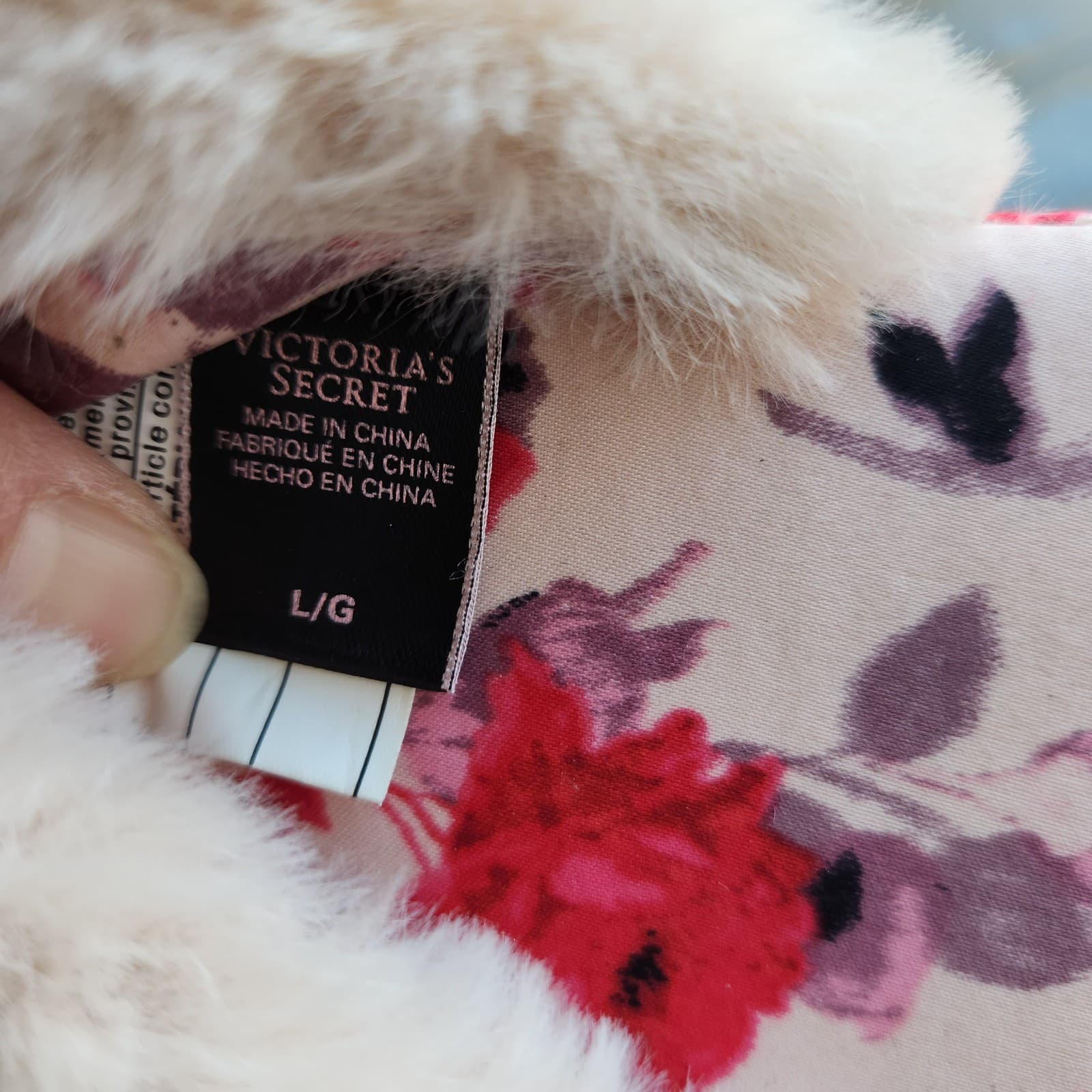 NWoB Victoria's Secret Signature Sz.L Satin Faux Fur Floral Slippers Pink Beige - Thumbnail 7