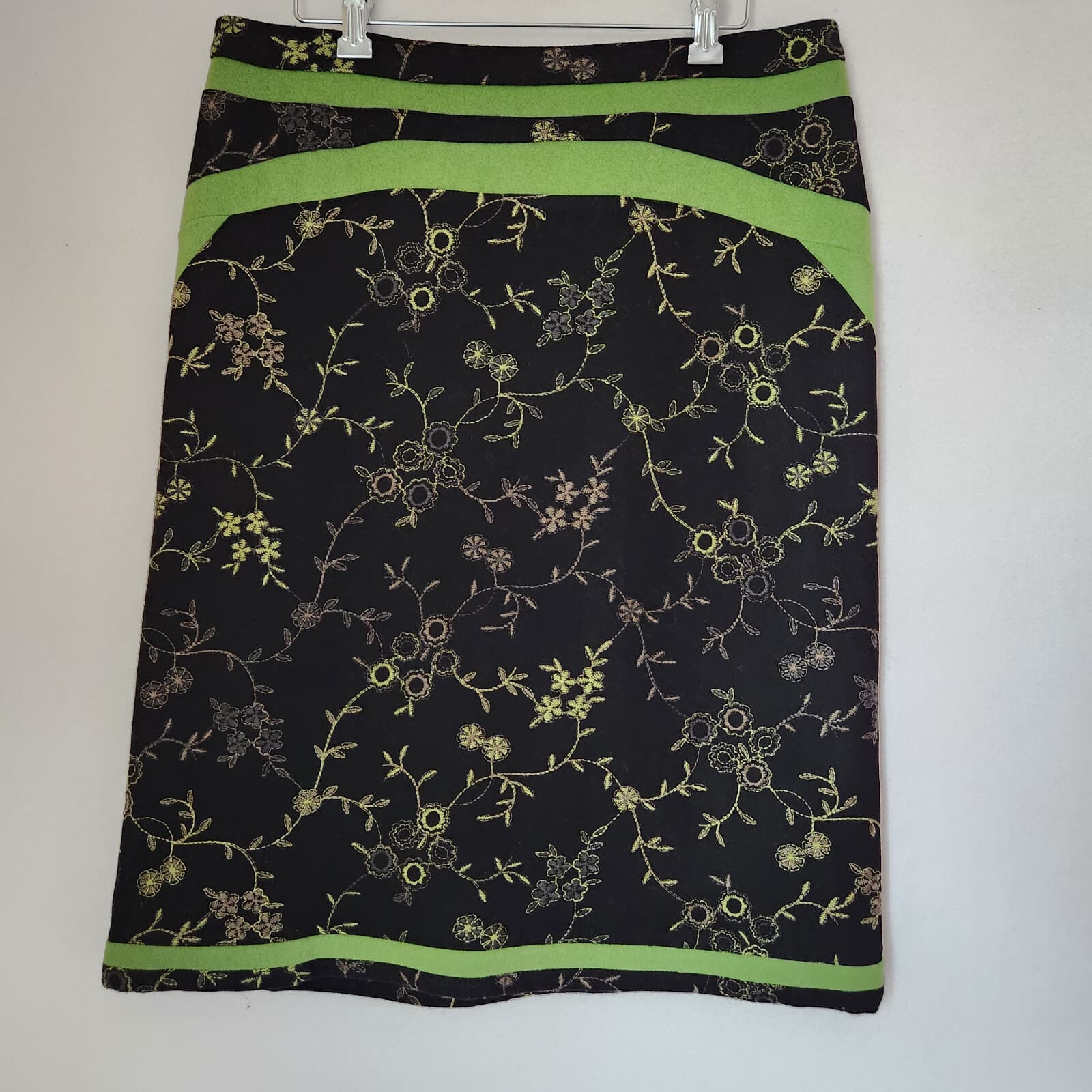 Etcetera Wool Blend Floral Embroidered Pencil Skirt Zip Lined Black Green Sz.10 - Thumbnail 2