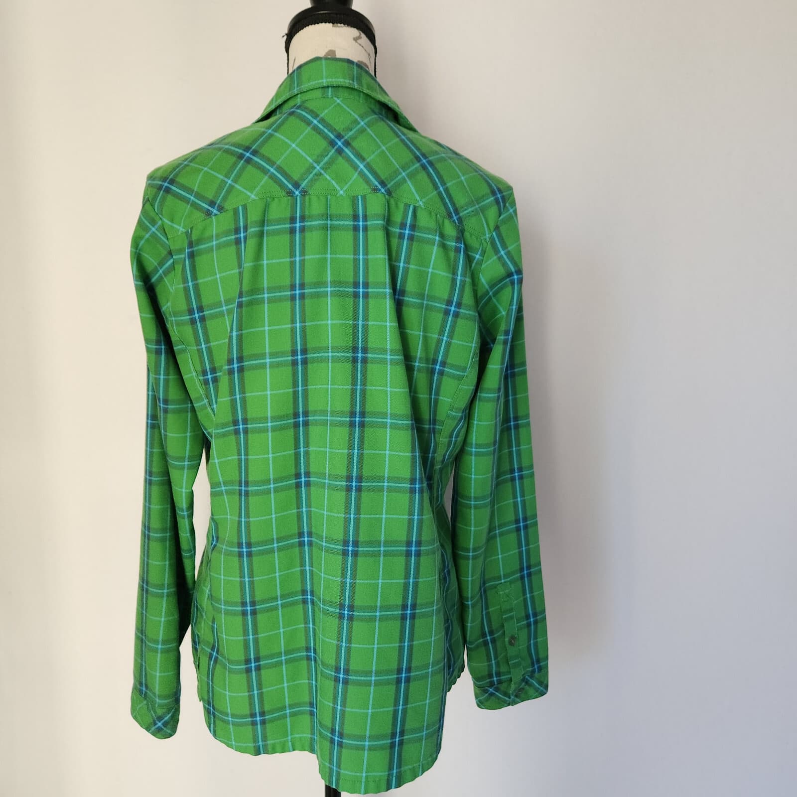 Mountain Hardwear Plaid Outdoor Button-Up Shirt Long Sleeve Green Women Bust 42" - Thumbnail 5