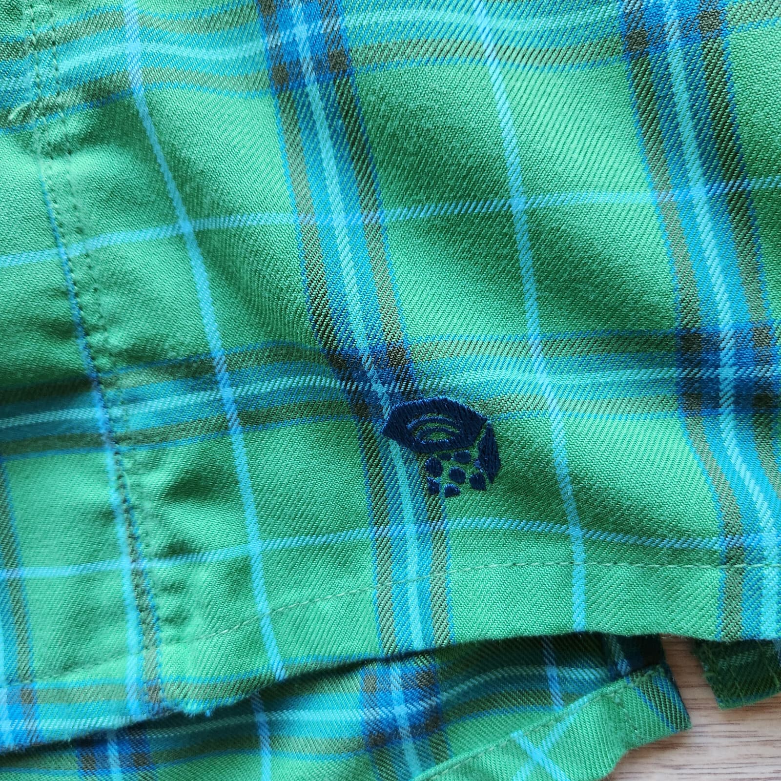 Mountain Hardwear Plaid Outdoor Button-Up Shirt Long Sleeve Green Women Bust 42" - Thumbnail 6