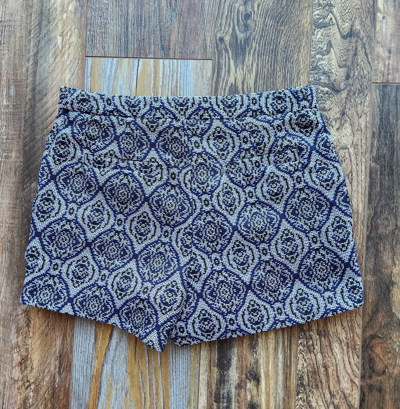 EUC TART Elena Jacquard Texture 3" Shorts Zip Pocket Blue White Women's 4 - Thumbnail 2