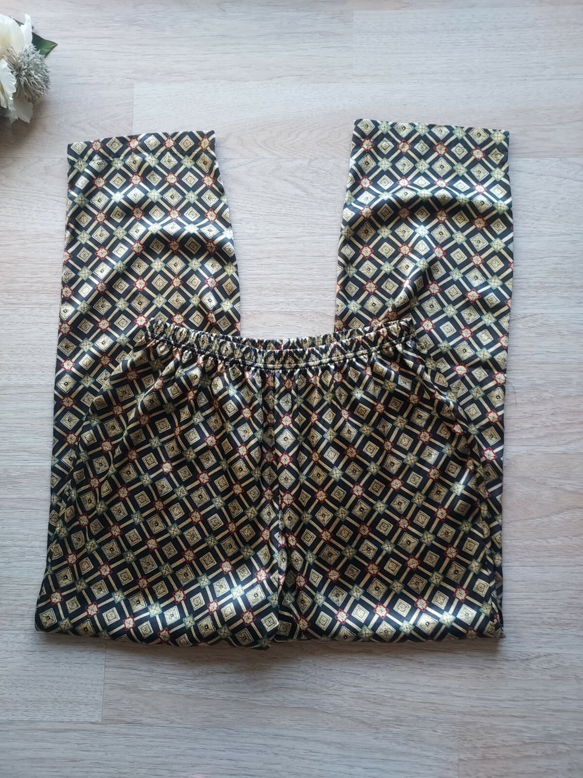 Victoria's Secret Satin Pajama Set Long Sleeve Pants Geometric Gold Black Medium - Thumbnail 5