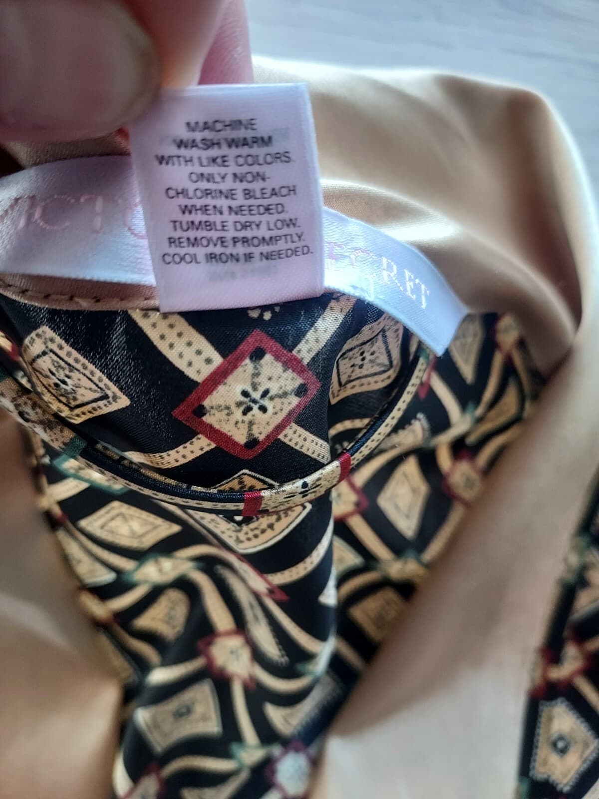 Victoria's Secret Satin Pajama Set Long Sleeve Pants Geometric Gold Black Medium - Thumbnail 9