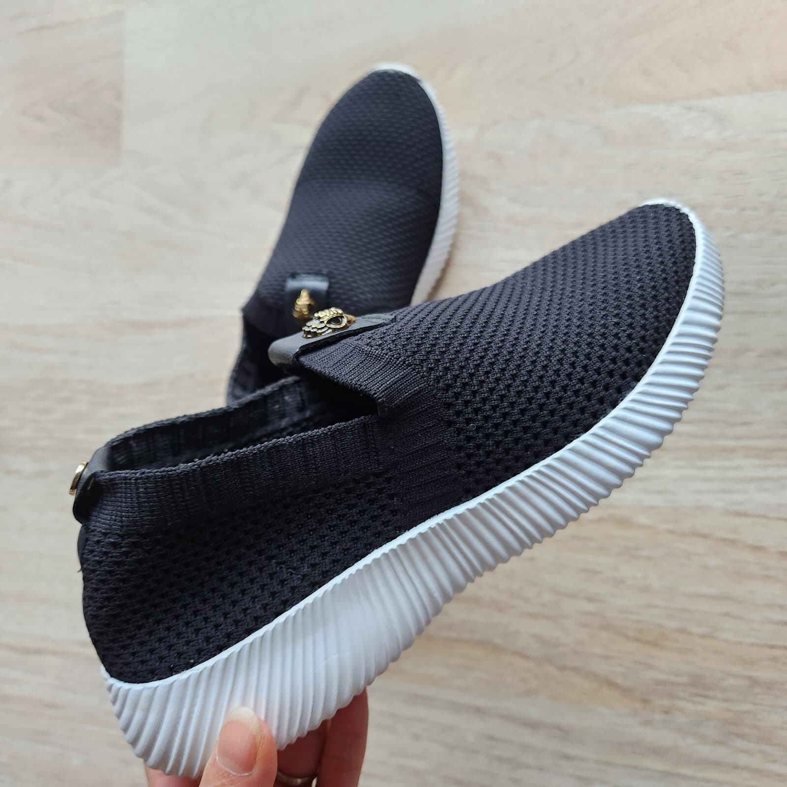 Kurt Geiger London $99 Lorna Knitted Sneaker Antiqued Brass Eagle Head Black 37 - Thumbnail 3