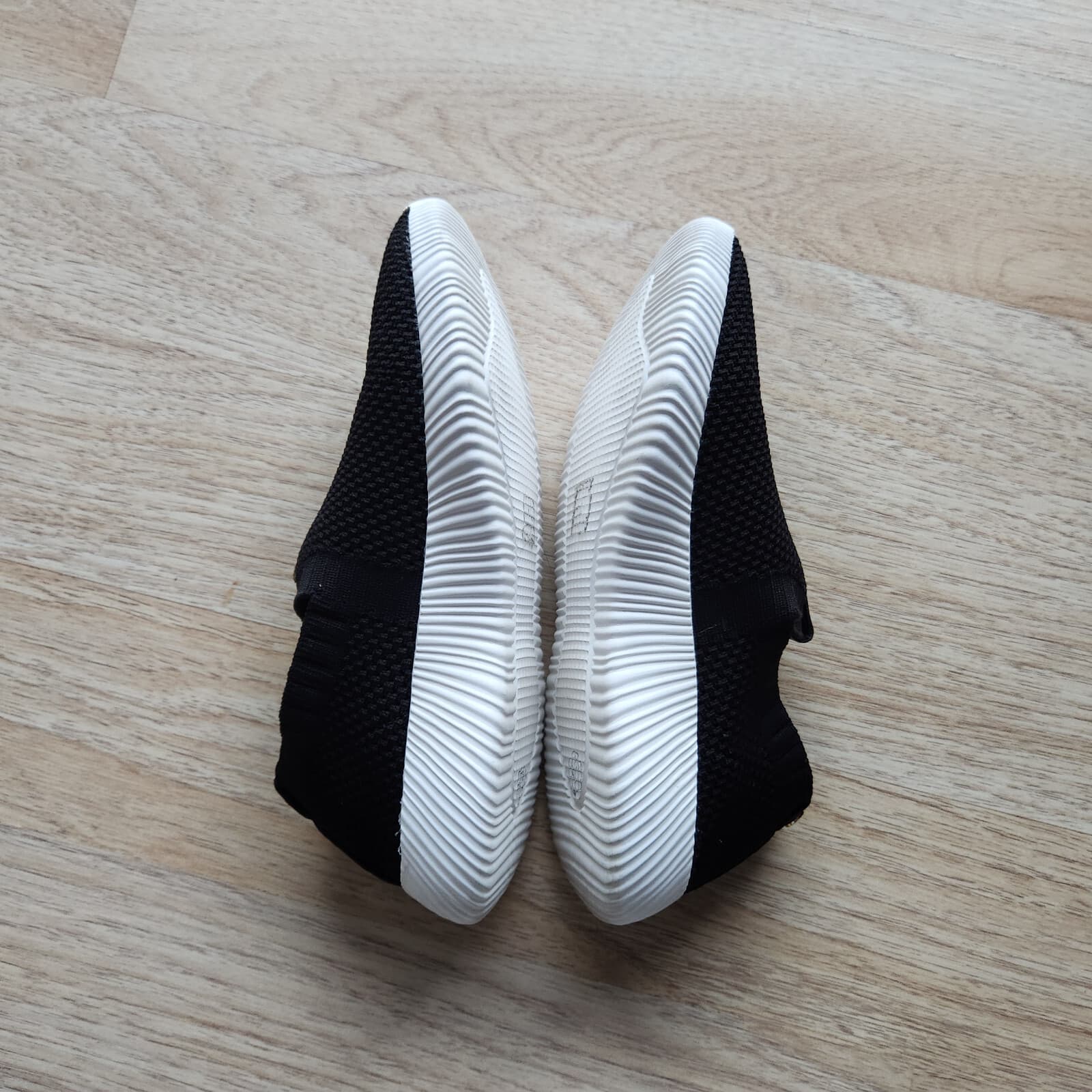 Kurt Geiger London $99 Lorna Knitted Sneaker Antiqued Brass Eagle Head Black 37 - Thumbnail 7