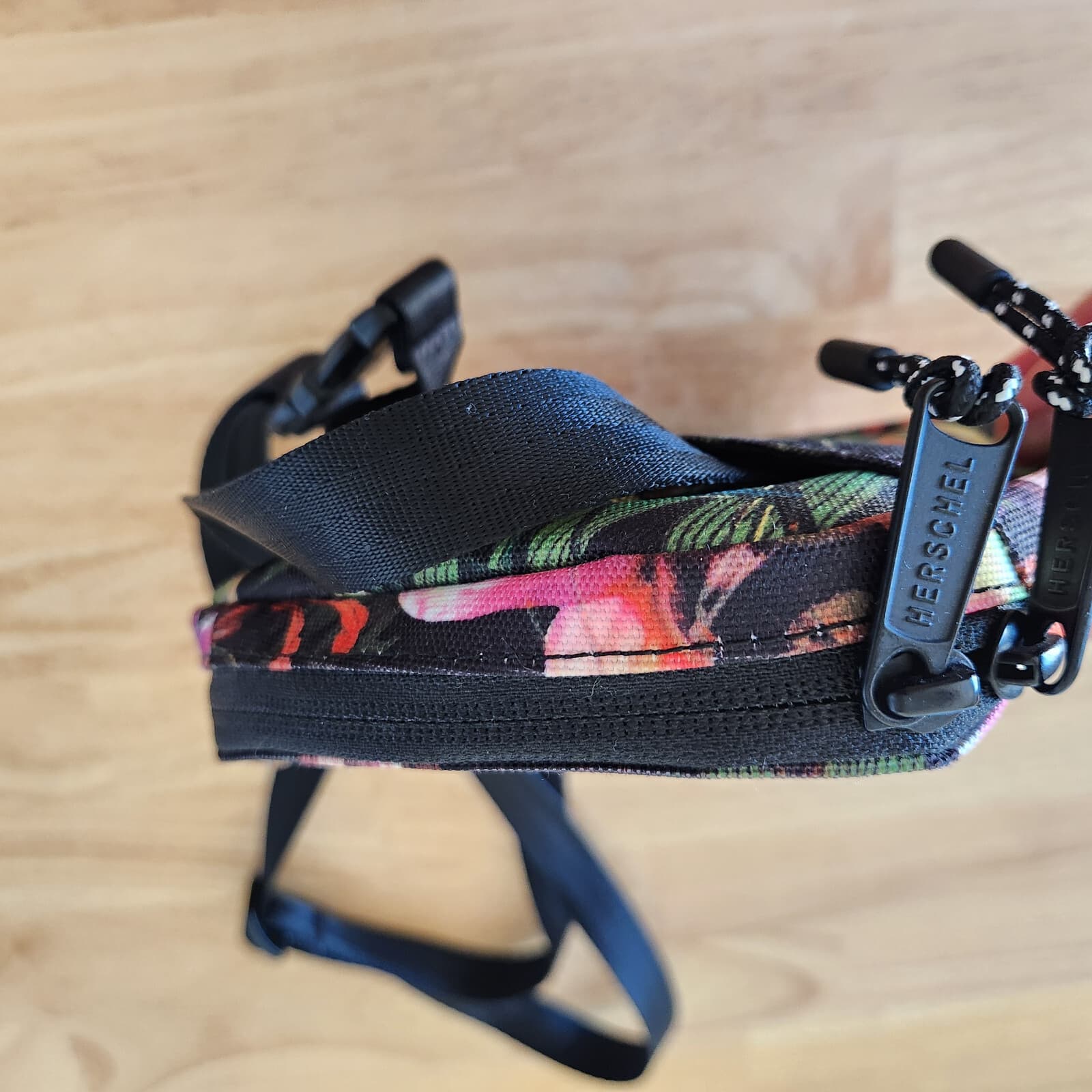 Herschel Supply Co. Hofman Floral Tropical Cruz Crossbody Bag Adjustable Strap - Thumbnail 9