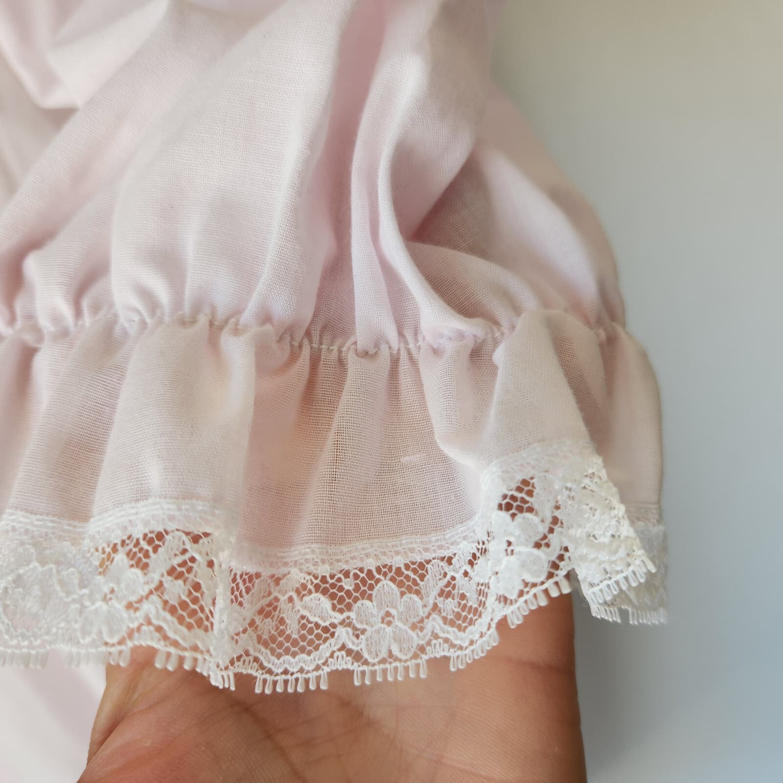 Vintage NWoT Apostrophe Sears Embroidered Lace-Trim Nightgown Button Pink Sz.M - Thumbnail 7