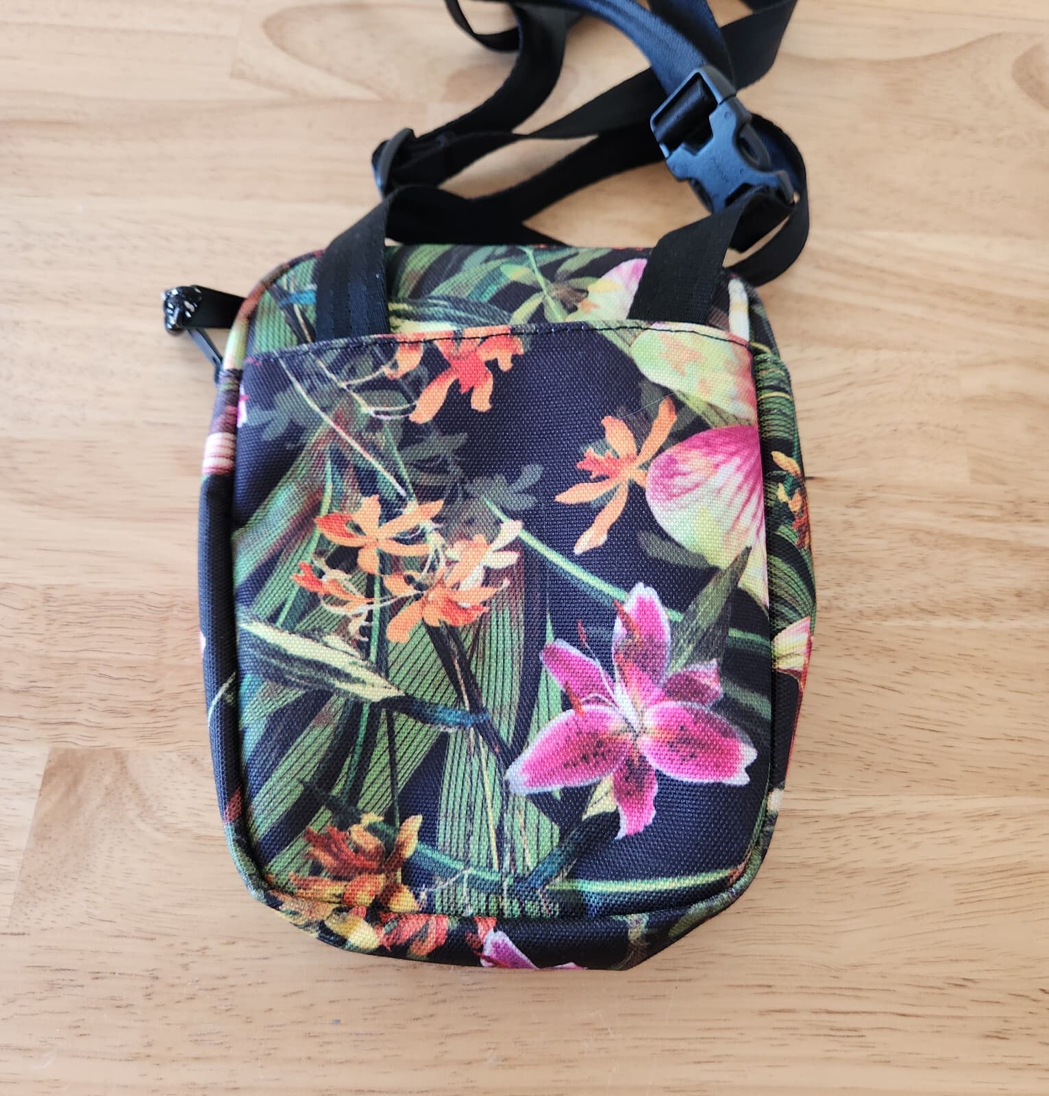 Herschel Supply Co. Hofman Floral Tropical Cruz Crossbody Bag Adjustable Strap - Thumbnail 3