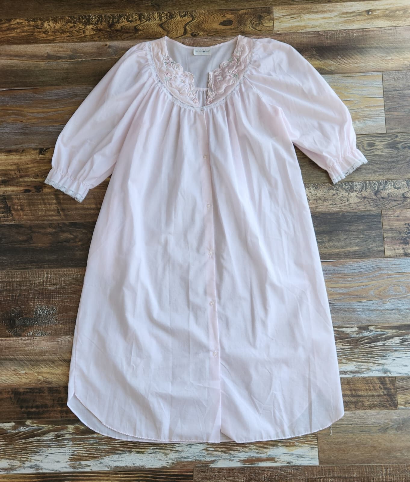 Vintage NWoT Apostrophe Sears Embroidered Lace-Trim Nightgown Button Pink Sz.M - Thumbnail 2