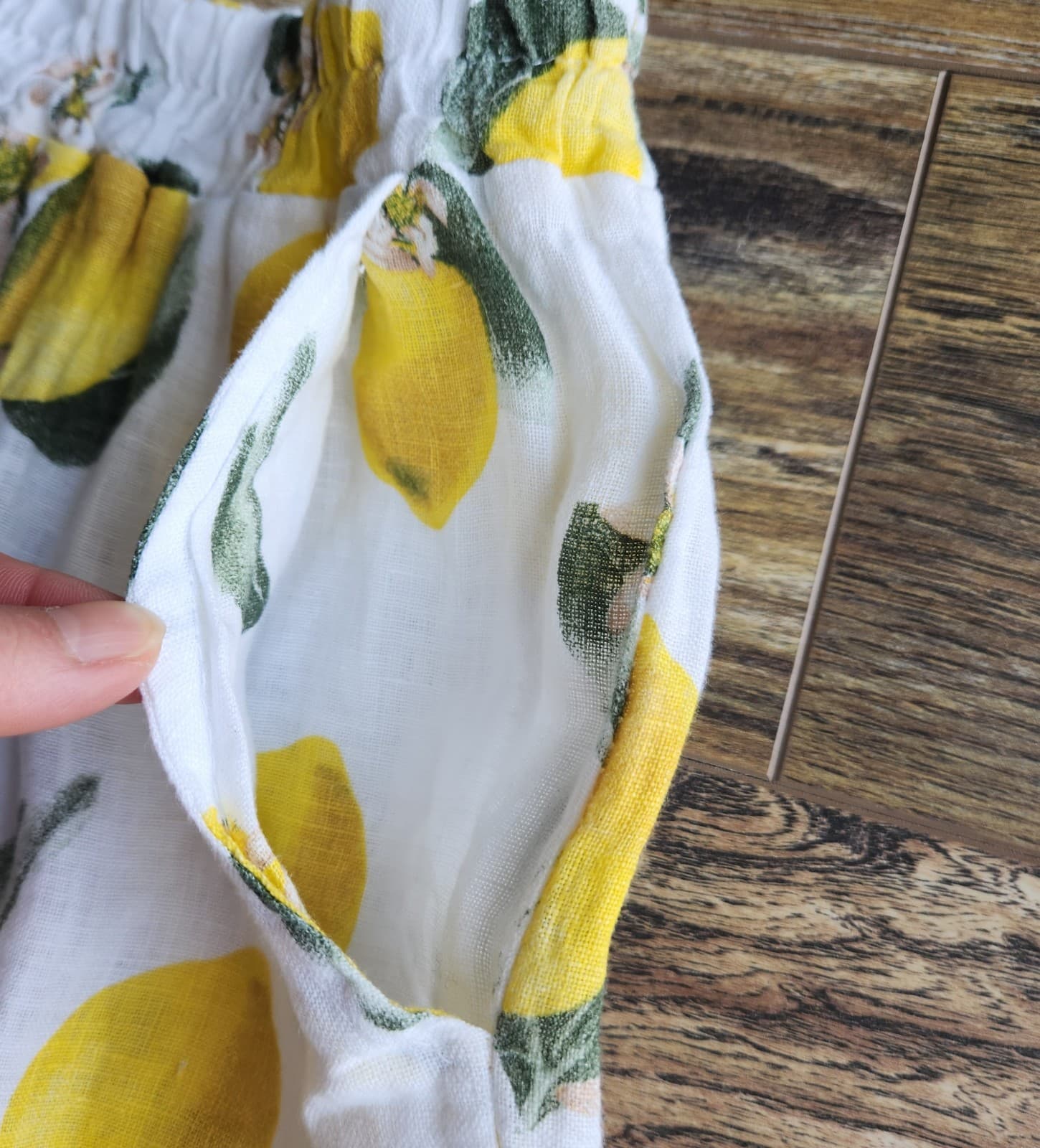 NWoT Made In Italy 100% Linen Lemon Printed 7.5" Shorts Pocket Elastic Waist 27" - Thumbnail 2