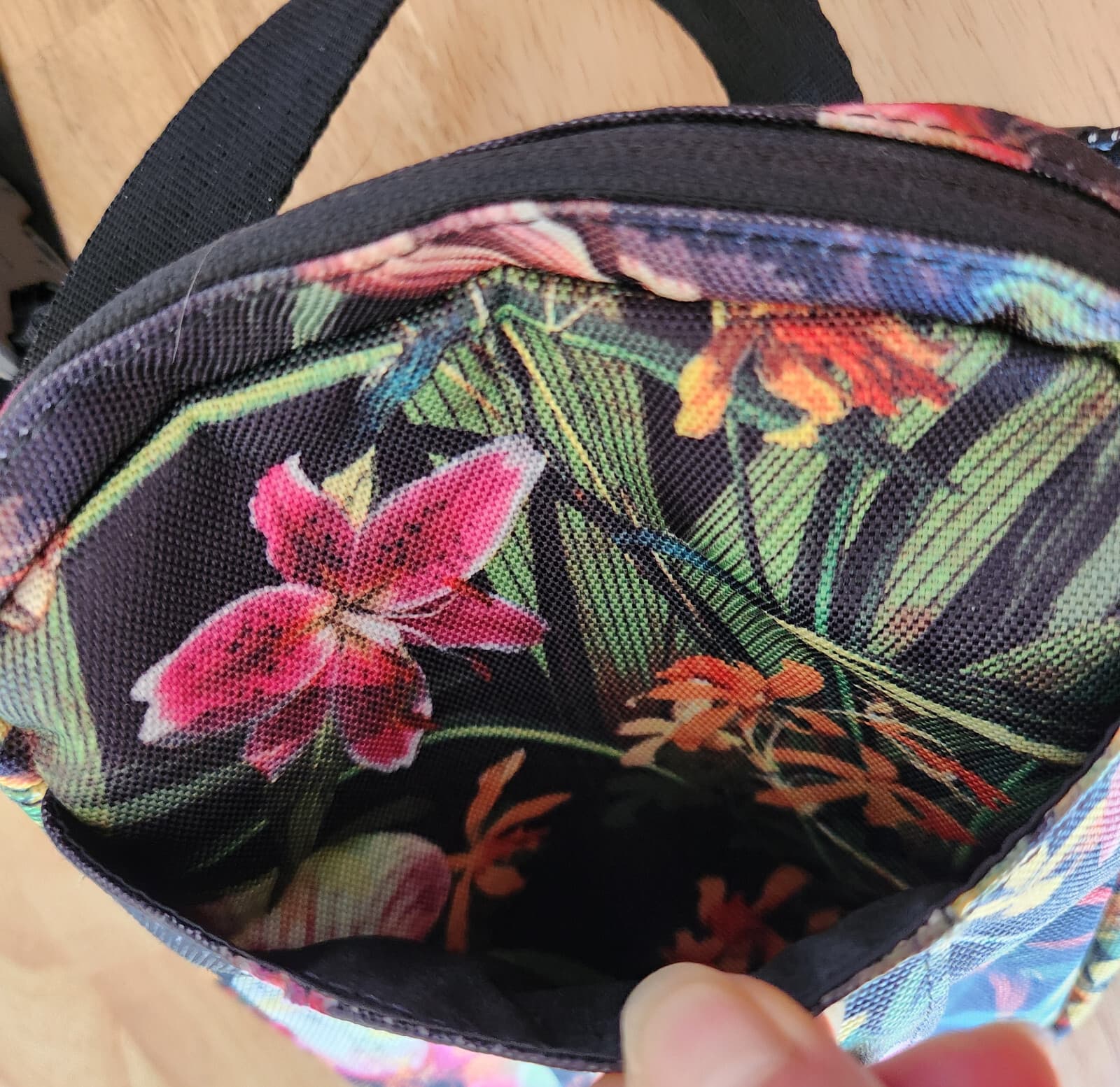 Herschel Supply Co. Hofman Floral Tropical Cruz Crossbody Bag Adjustable Strap - Thumbnail 6